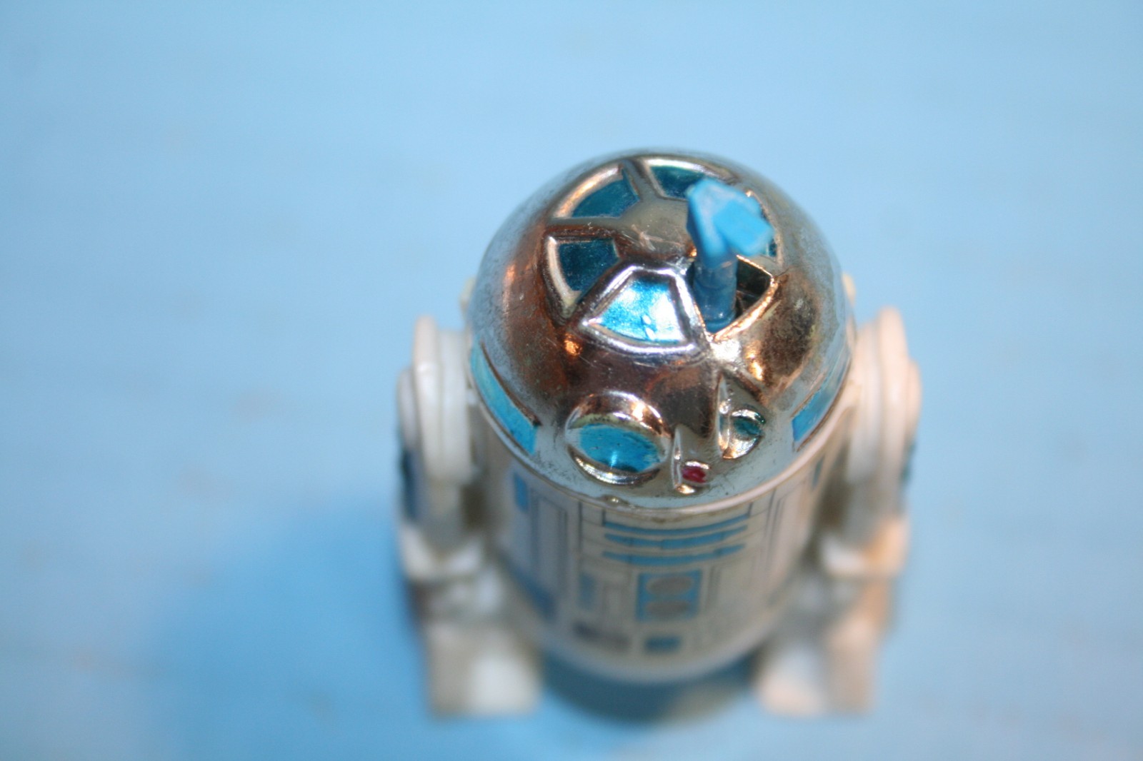 R2-D2 (Artoo-Detoo) (with Sensorscope) sold