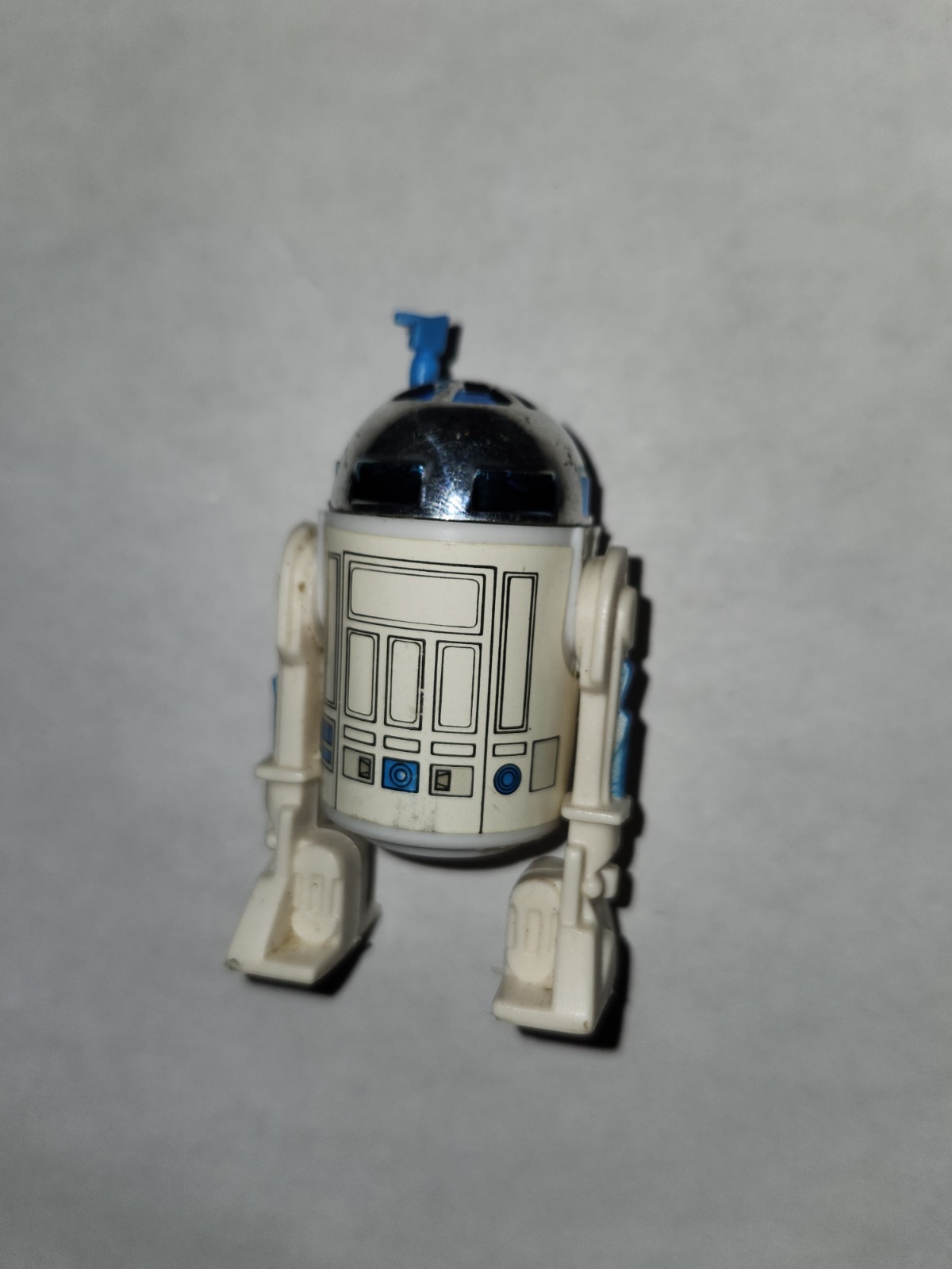 R2-D2 (Artoo-Detoo) (with Sensorscope) sold