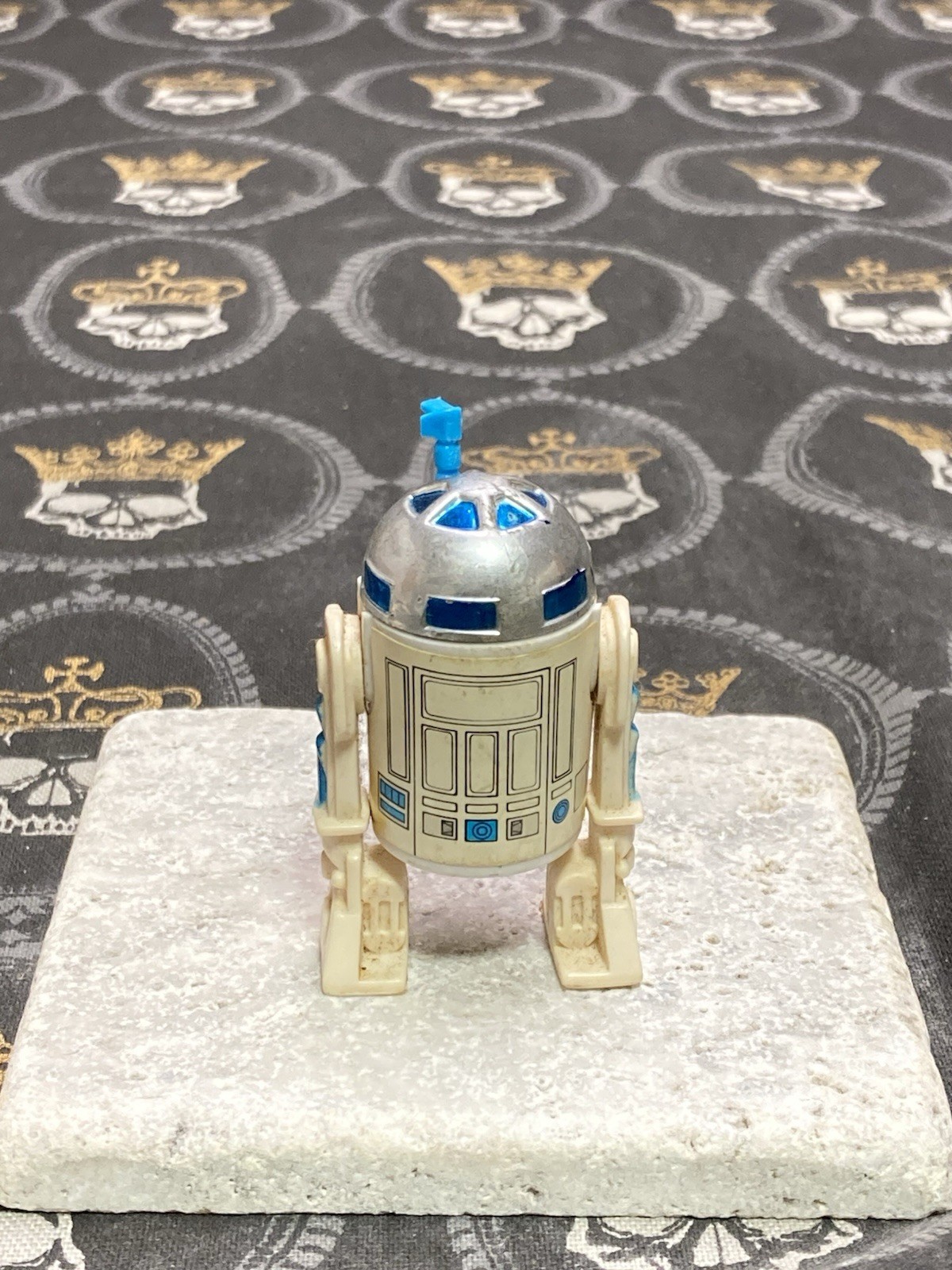R2-D2 (Artoo-Detoo) (with Sensorscope) sold