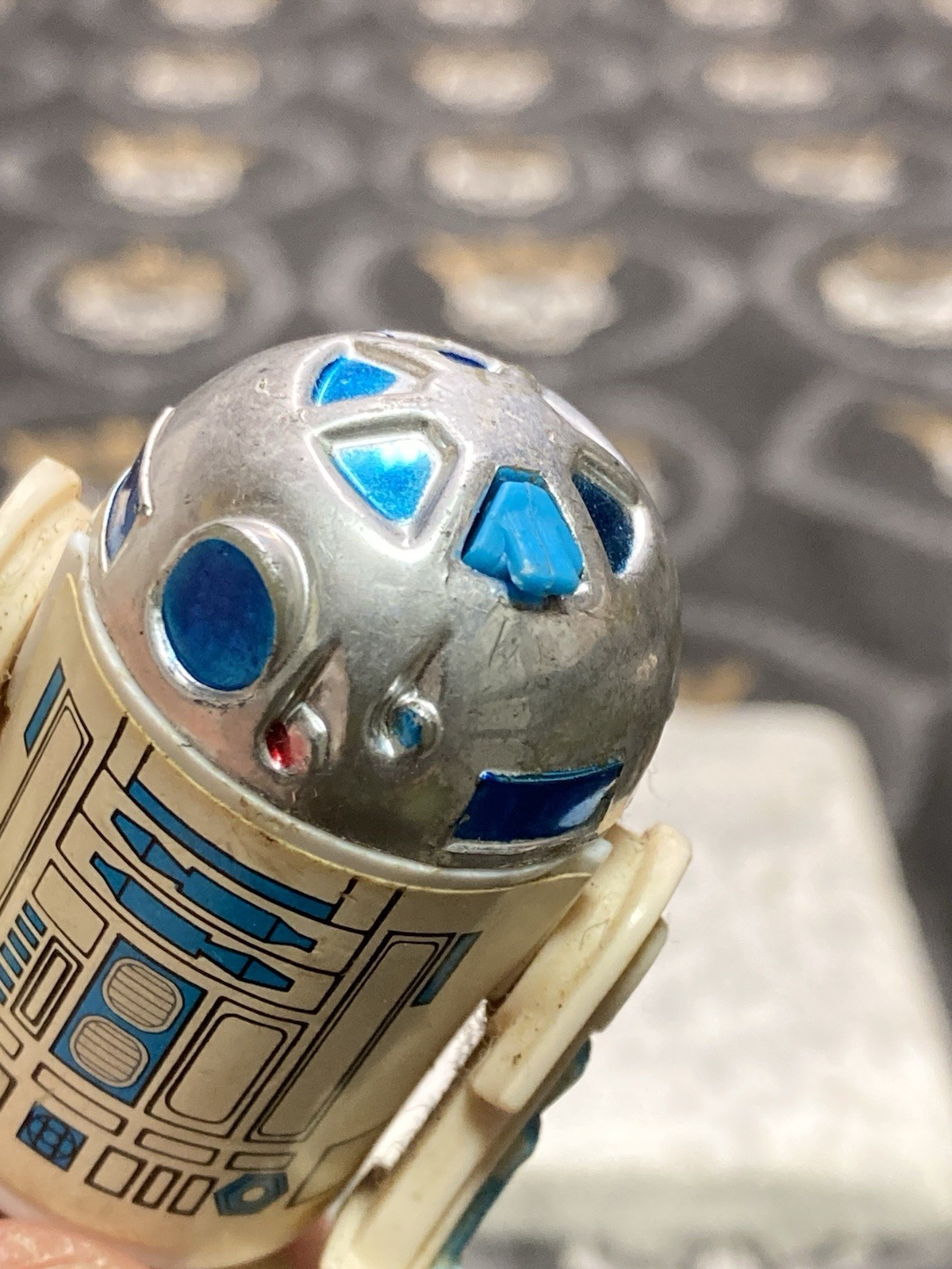 R2-D2 (Artoo-Detoo) (with Sensorscope) sold