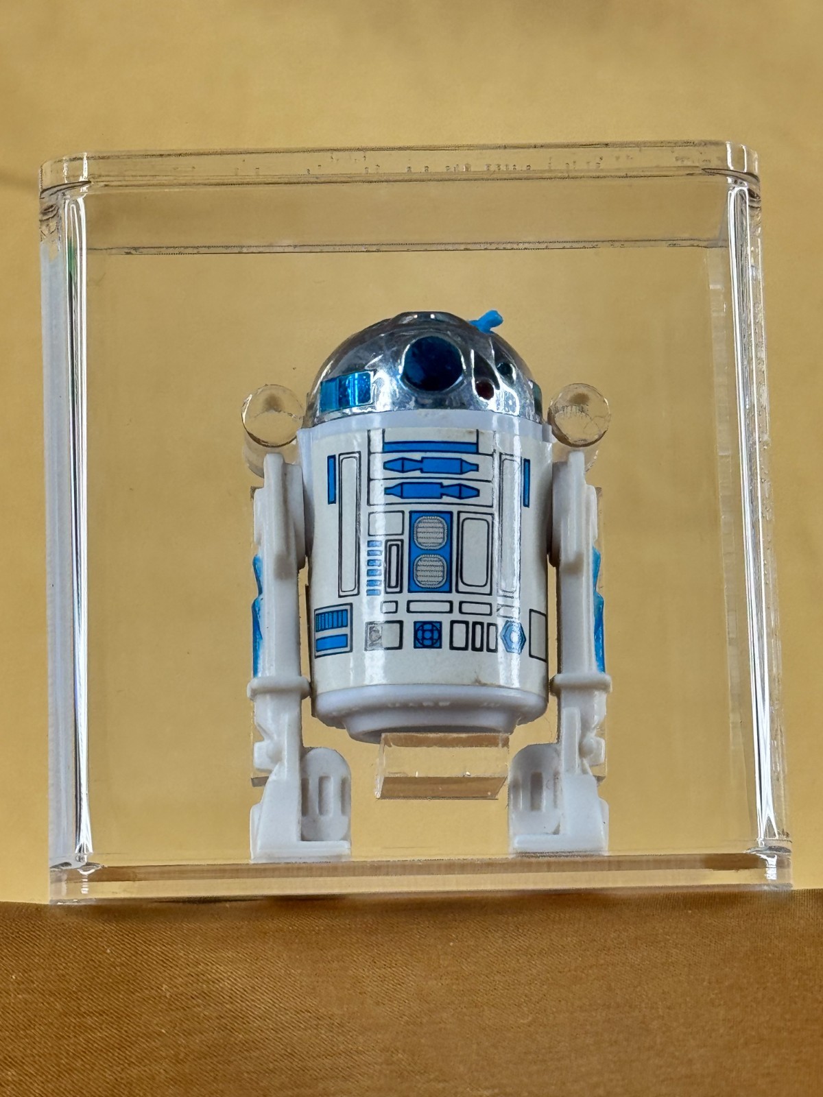 R2-D2 (Artoo-Detoo) (with Sensorscope) sold