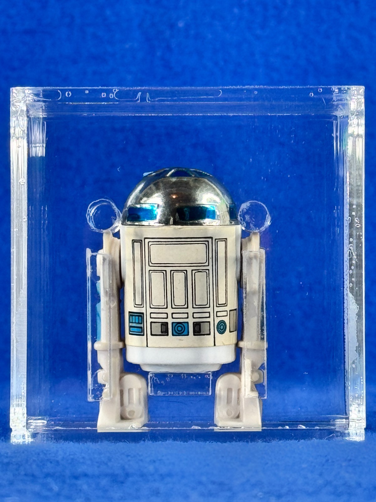 R2-D2 (Artoo-Detoo) (with Sensorscope) sold