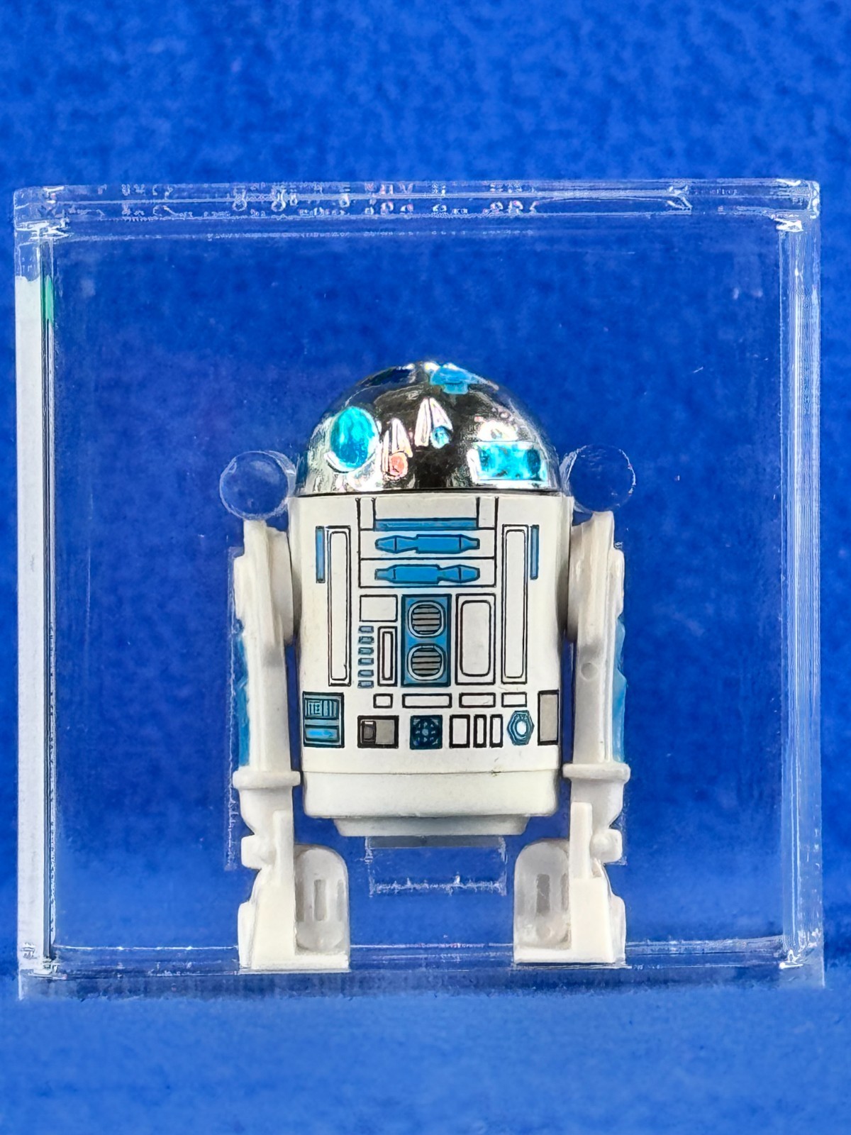 R2-D2 (Artoo-Detoo) (with Sensorscope) sold