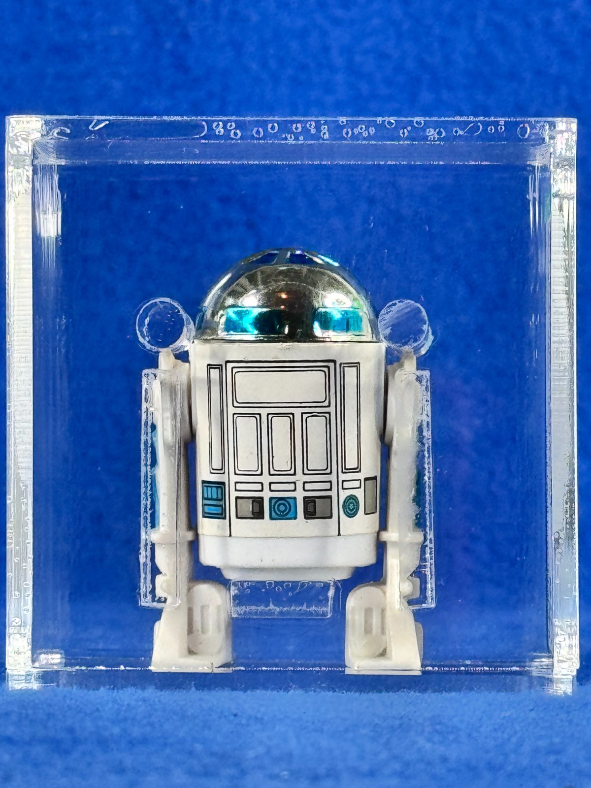 R2-D2 (Artoo-Detoo) (with Sensorscope) sold