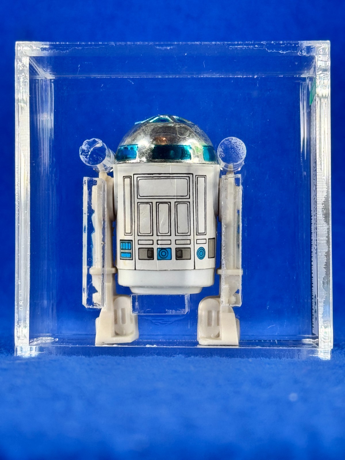 R2-D2 (Artoo-Detoo) (with Sensorscope) sold