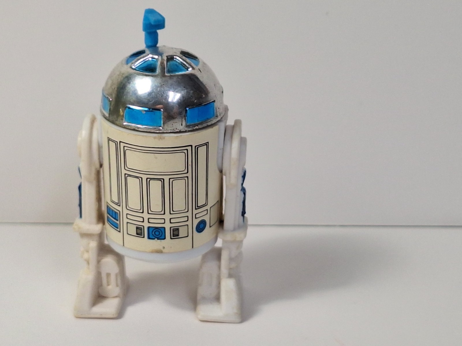 R2-D2 (Artoo-Detoo) (with Sensorscope) sold