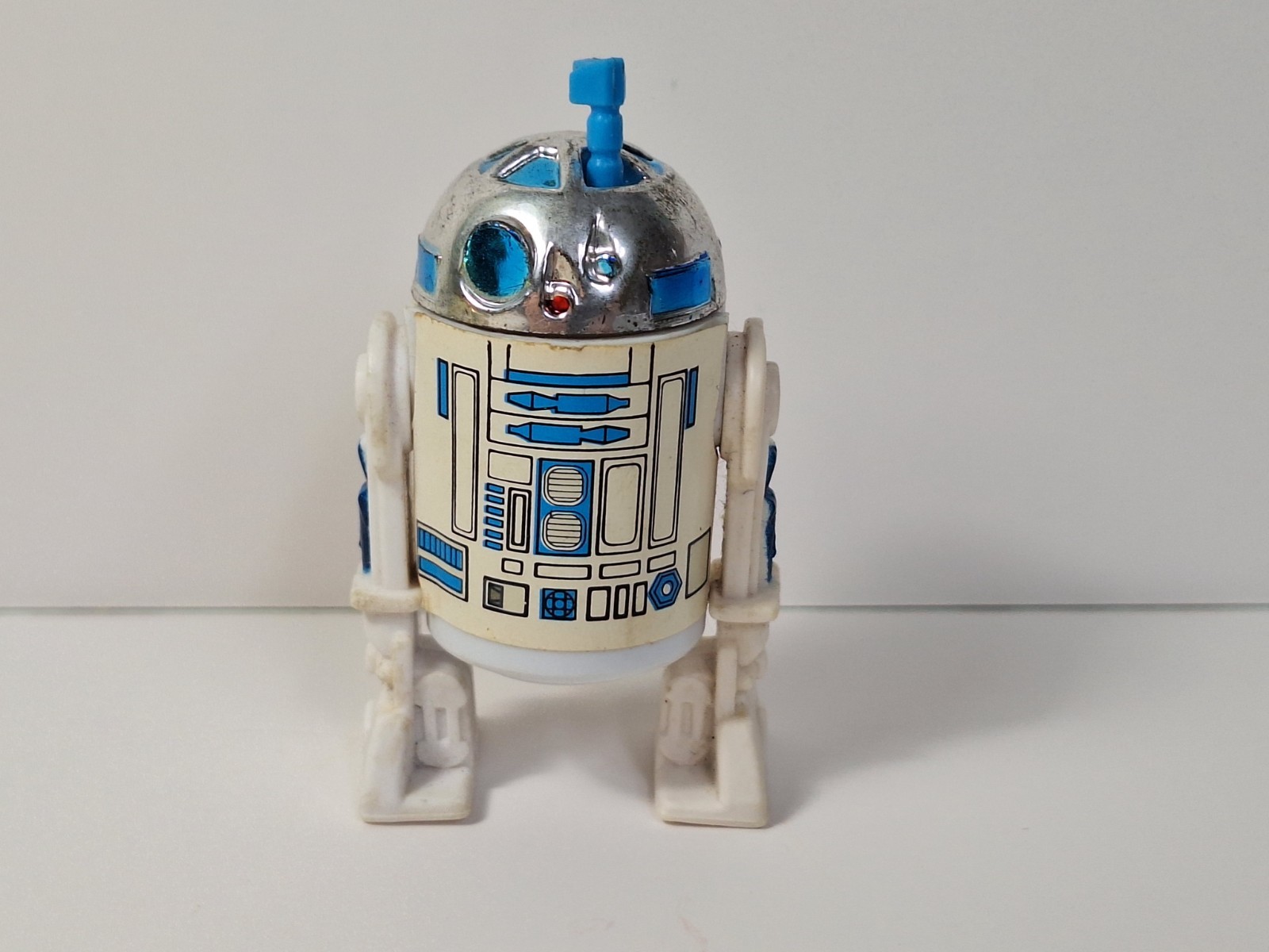 R2-D2 (Artoo-Detoo) (with Sensorscope) sold
