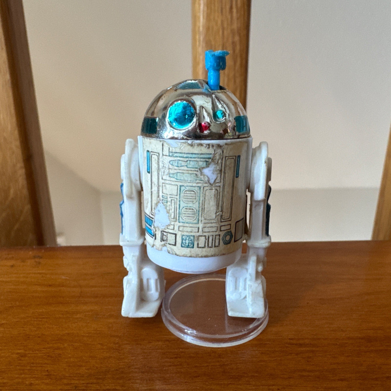 R2-D2 (Artoo-Detoo) (with Sensorscope) sold