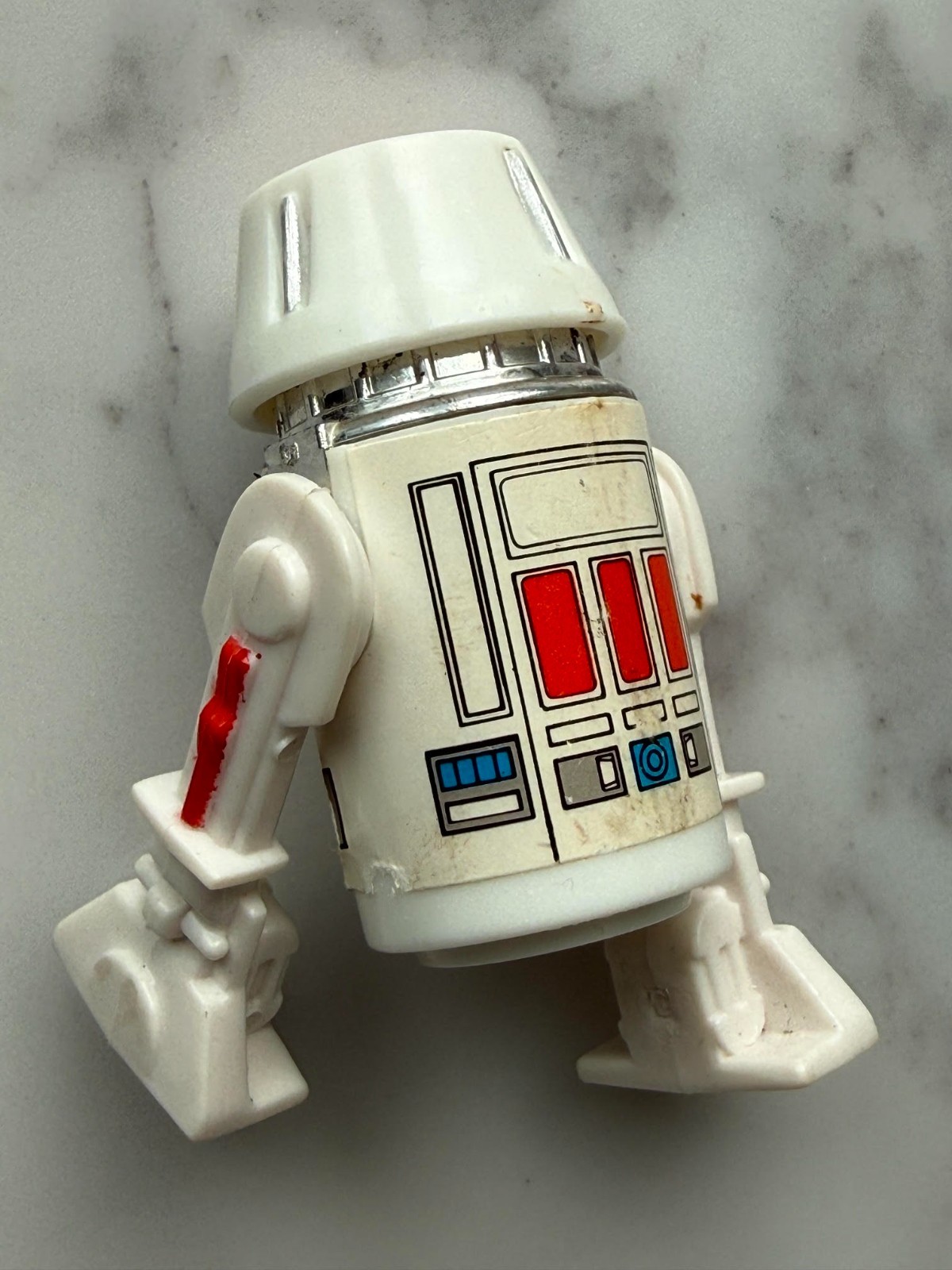 R5-D4 (Arfive-Defour) sold