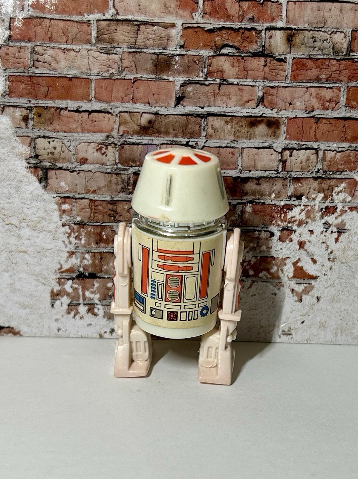R5-D4 (Arfive-Defour) sold