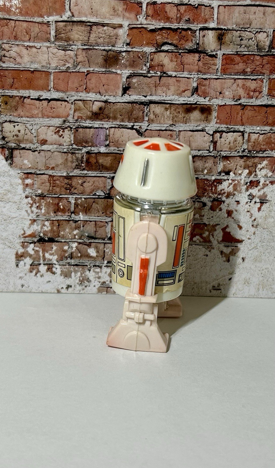 R5-D4 (Arfive-Defour) sold