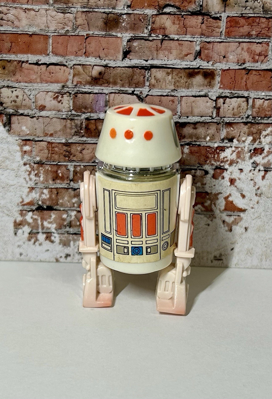 R5-D4 (Arfive-Defour) sold