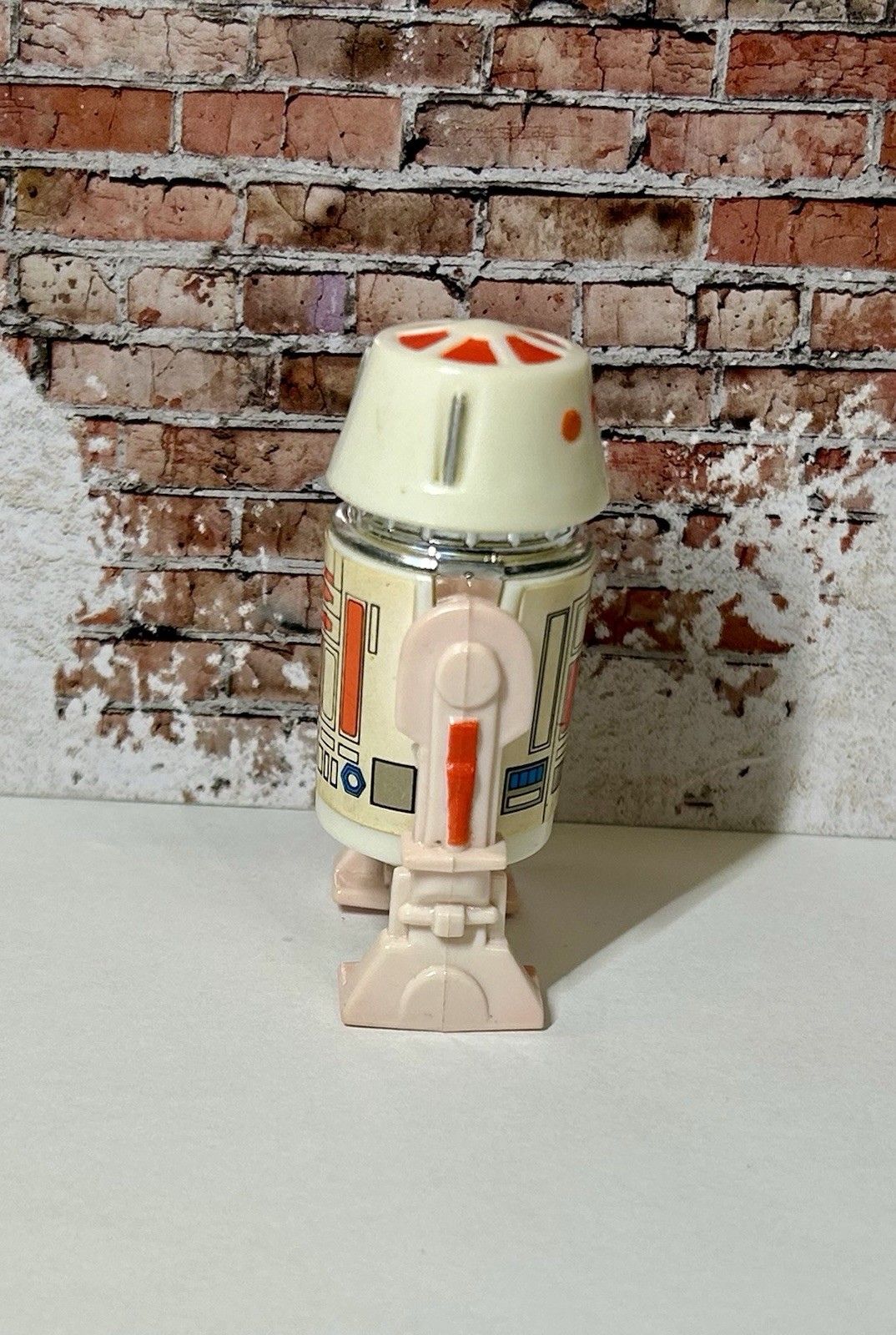 R5-D4 (Arfive-Defour) sold