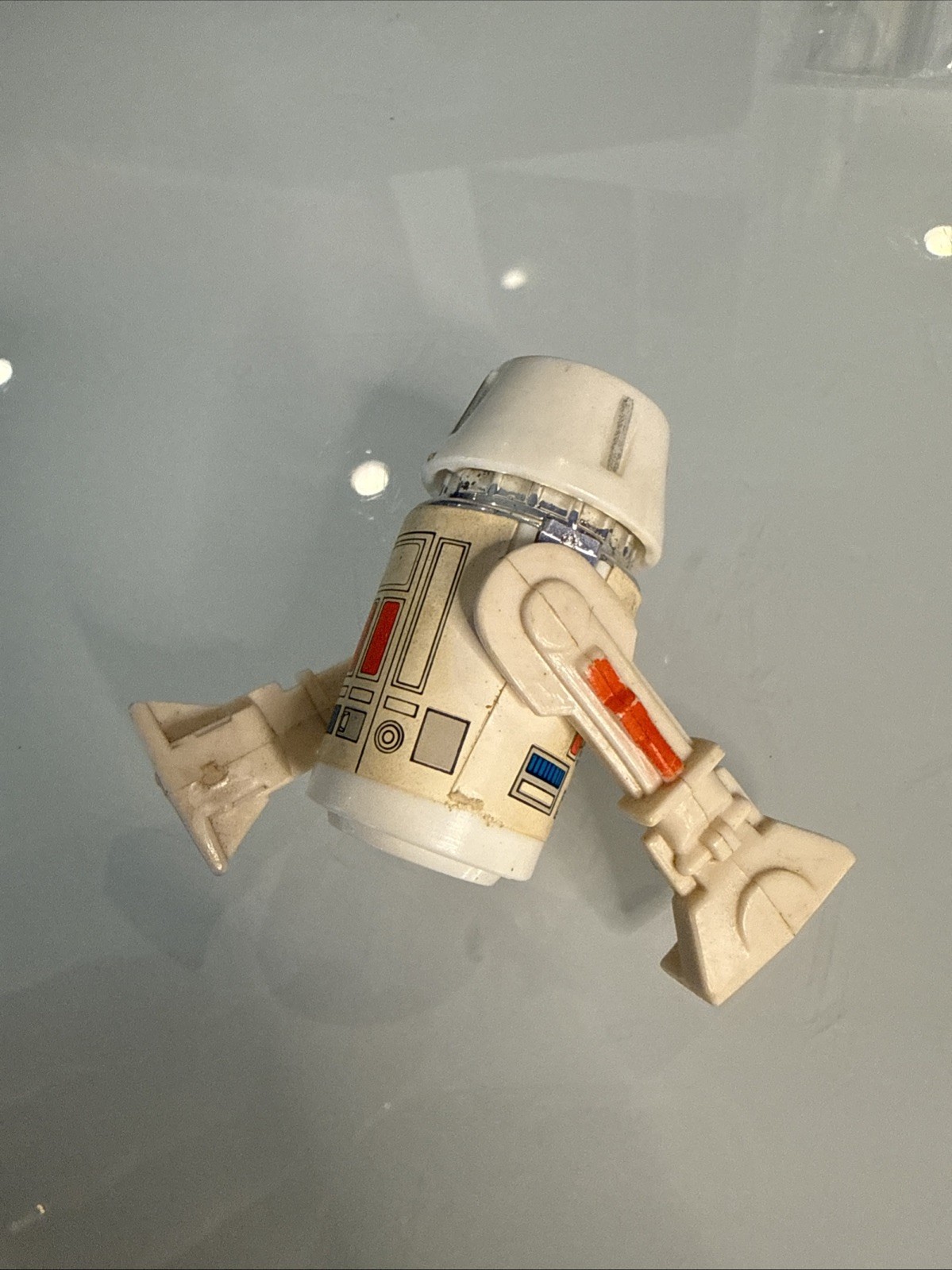 R5-D4 (Arfive-Defour) sold