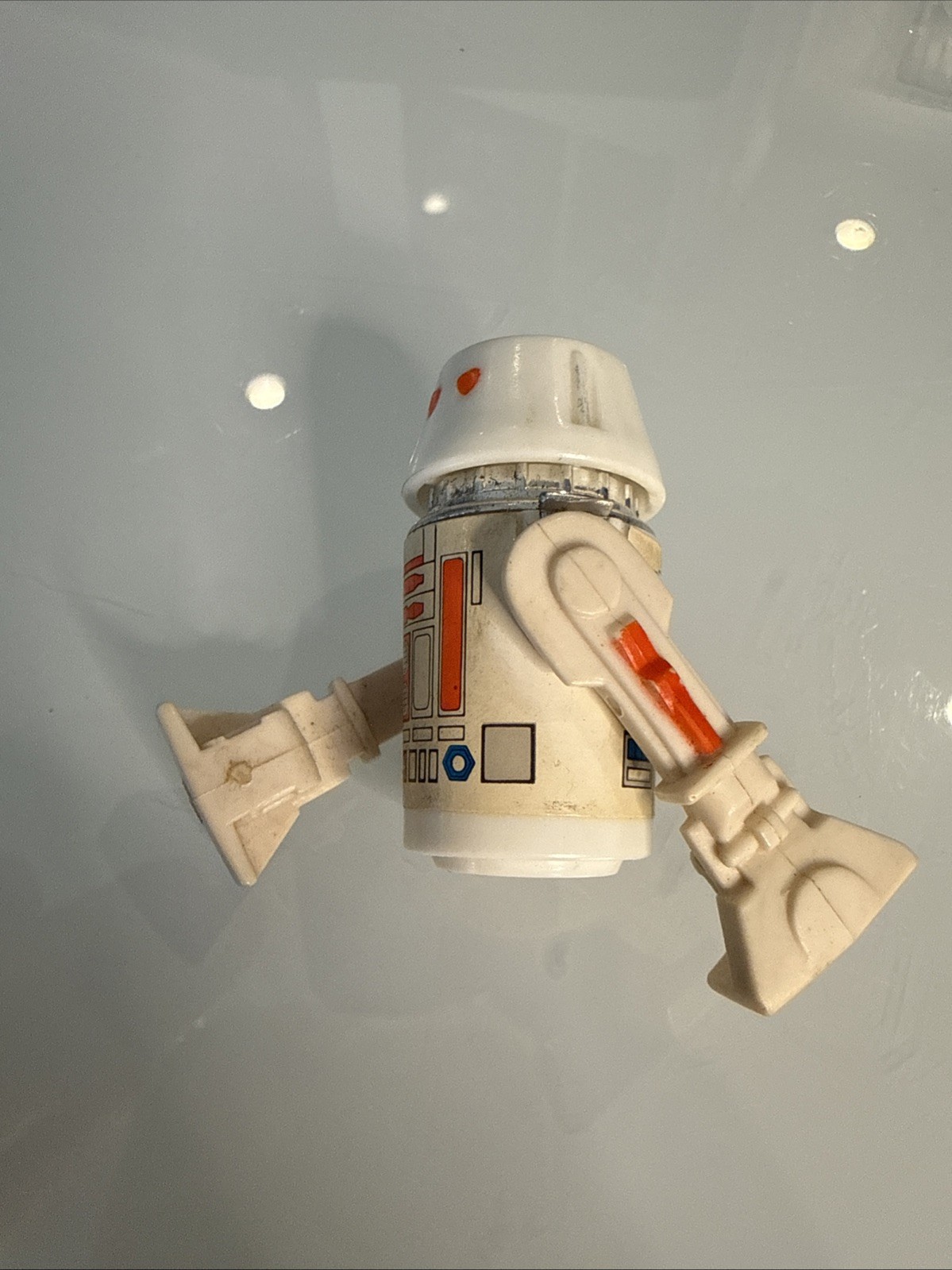 R5-D4 (Arfive-Defour) sold