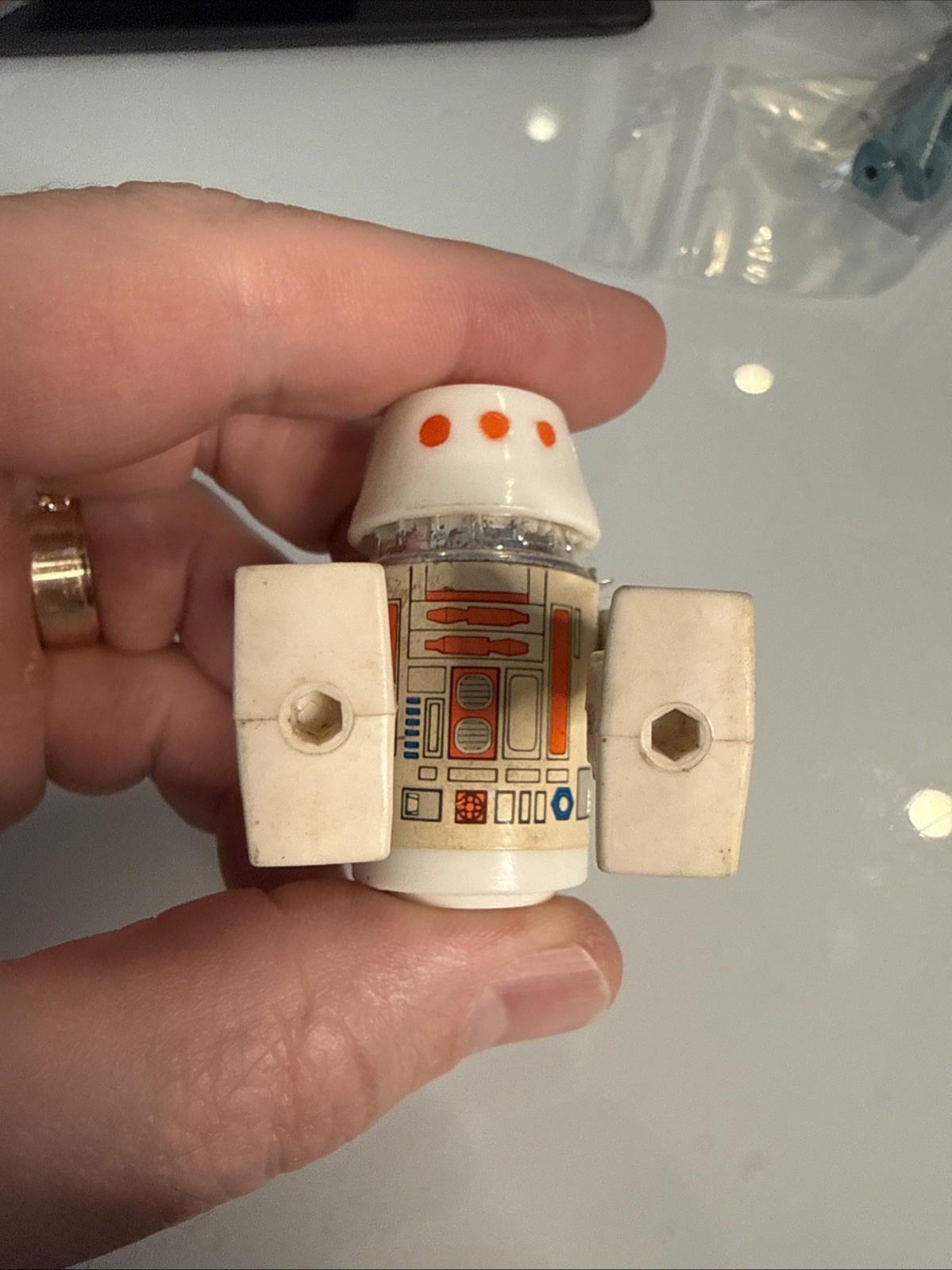 R5-D4 (Arfive-Defour) sold