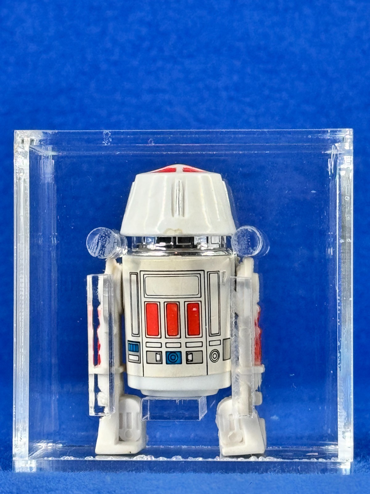 R5-D4 (Arfive-Defour) sold