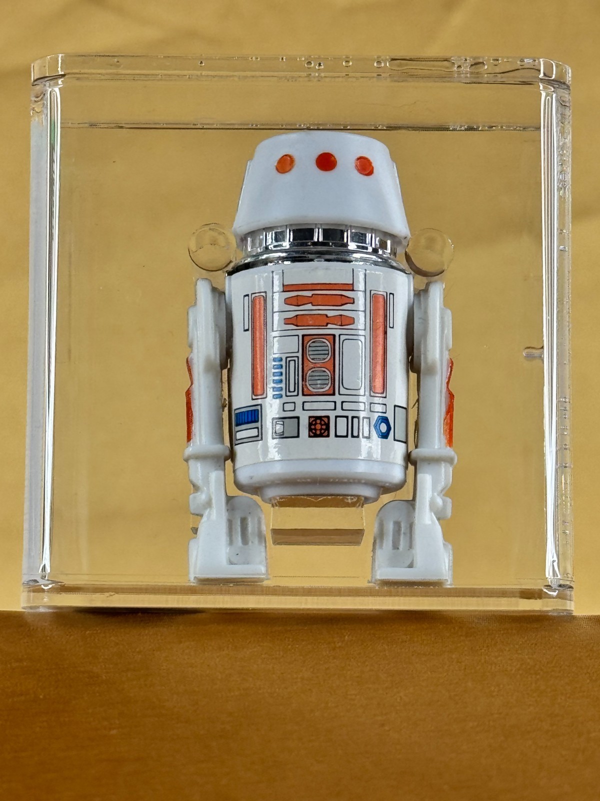 R5-D4 (Arfive-Defour) sold
