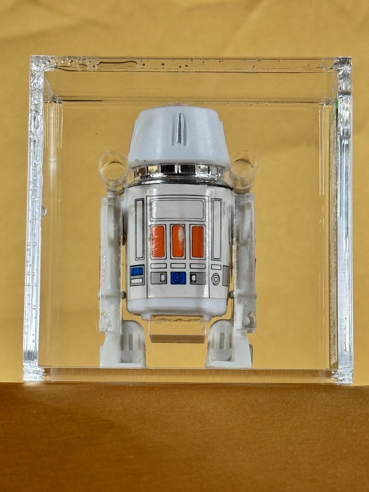 R5-D4 (Arfive-Defour) sold