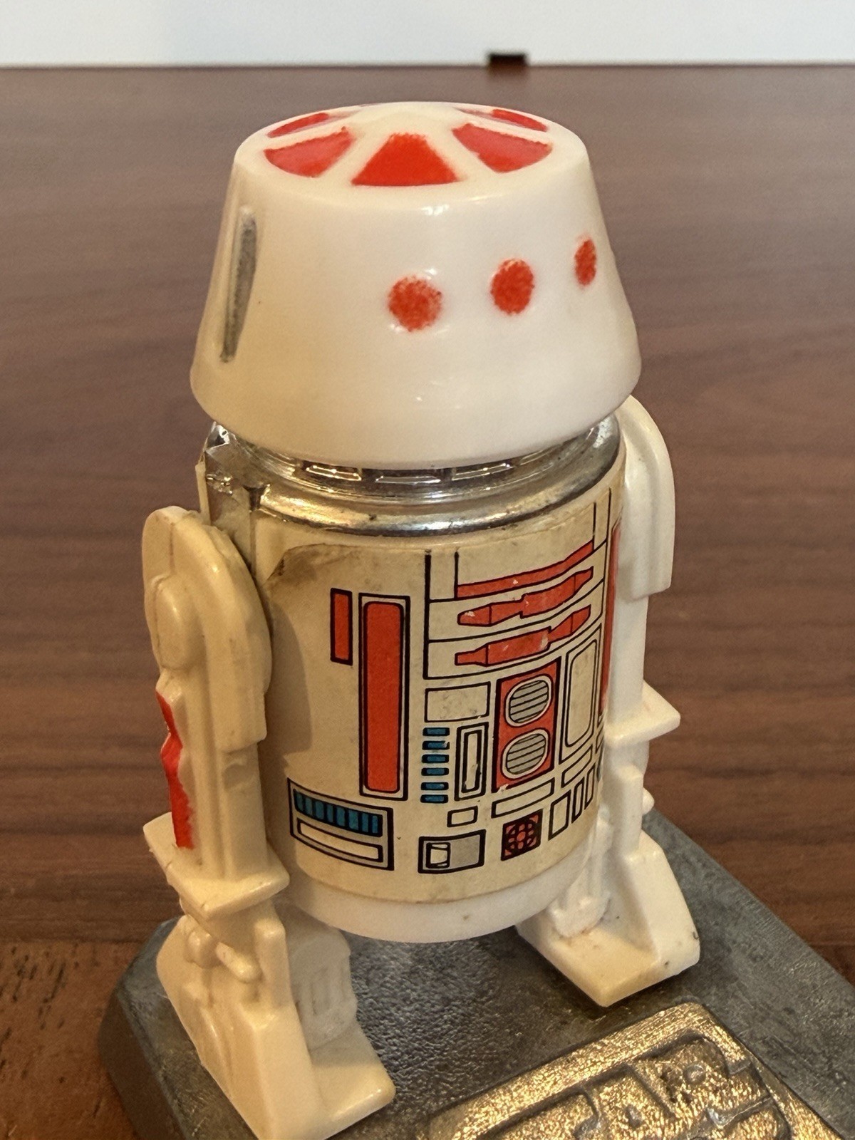 R5-D4 (Arfive-Defour) sold
