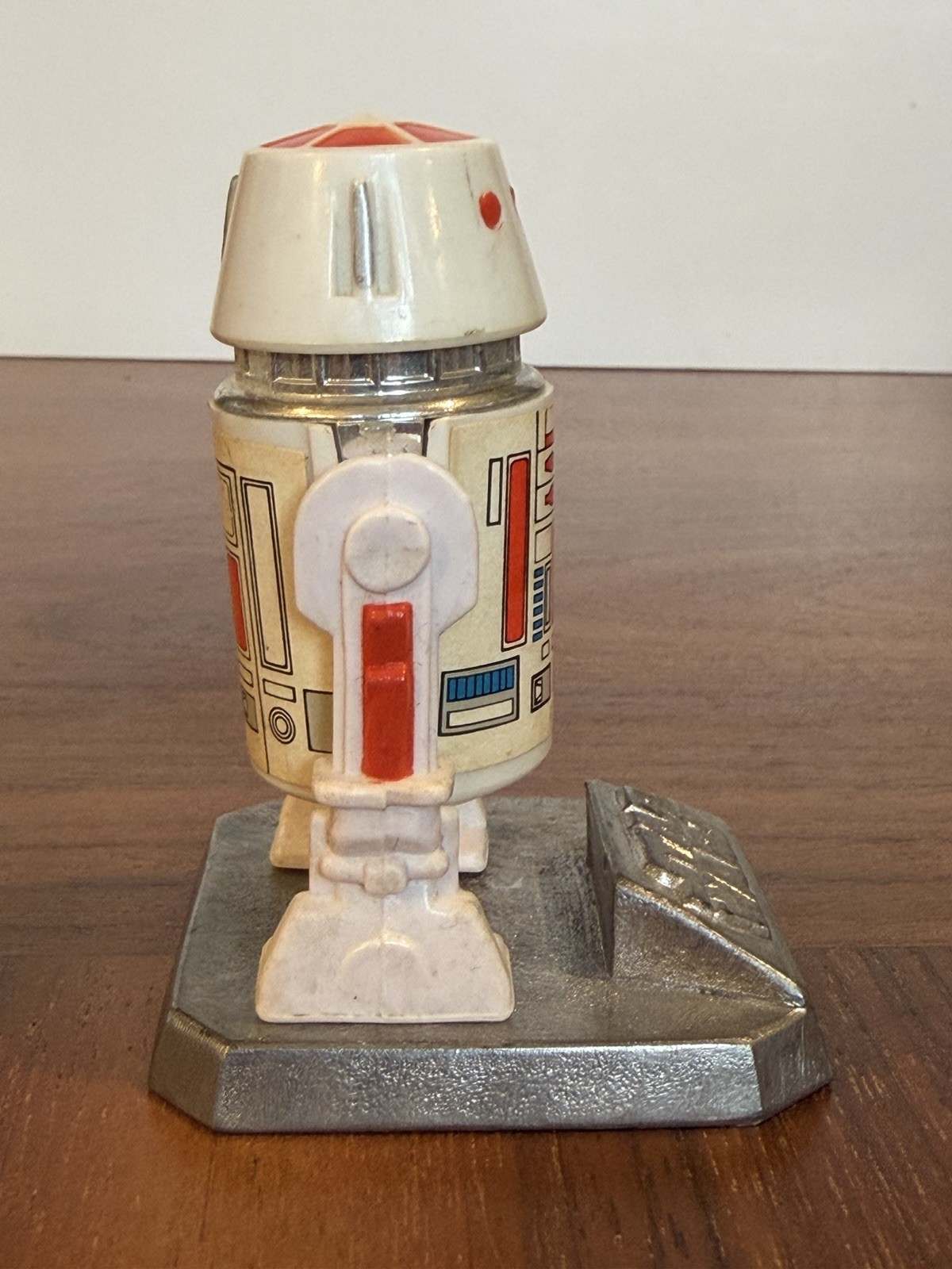 R5-D4 (Arfive-Defour) sold