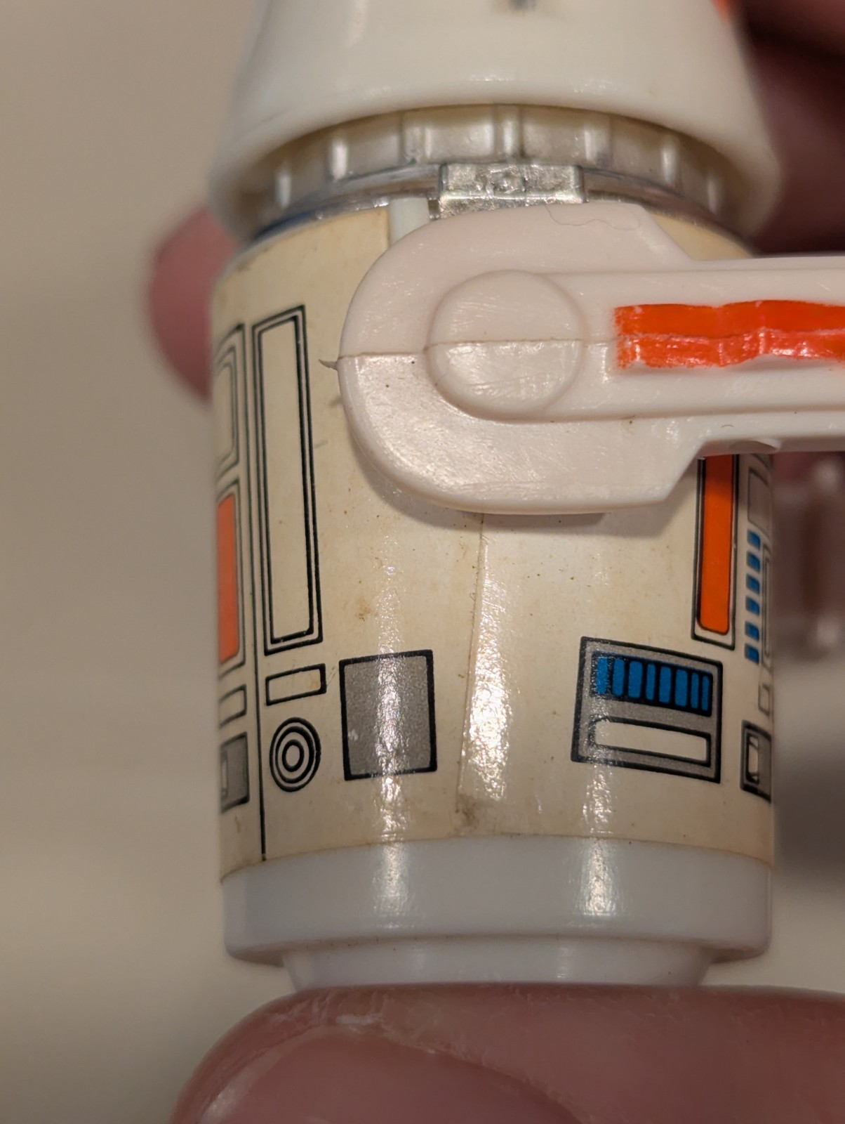 R5-D4 (Arfive-Defour) sold