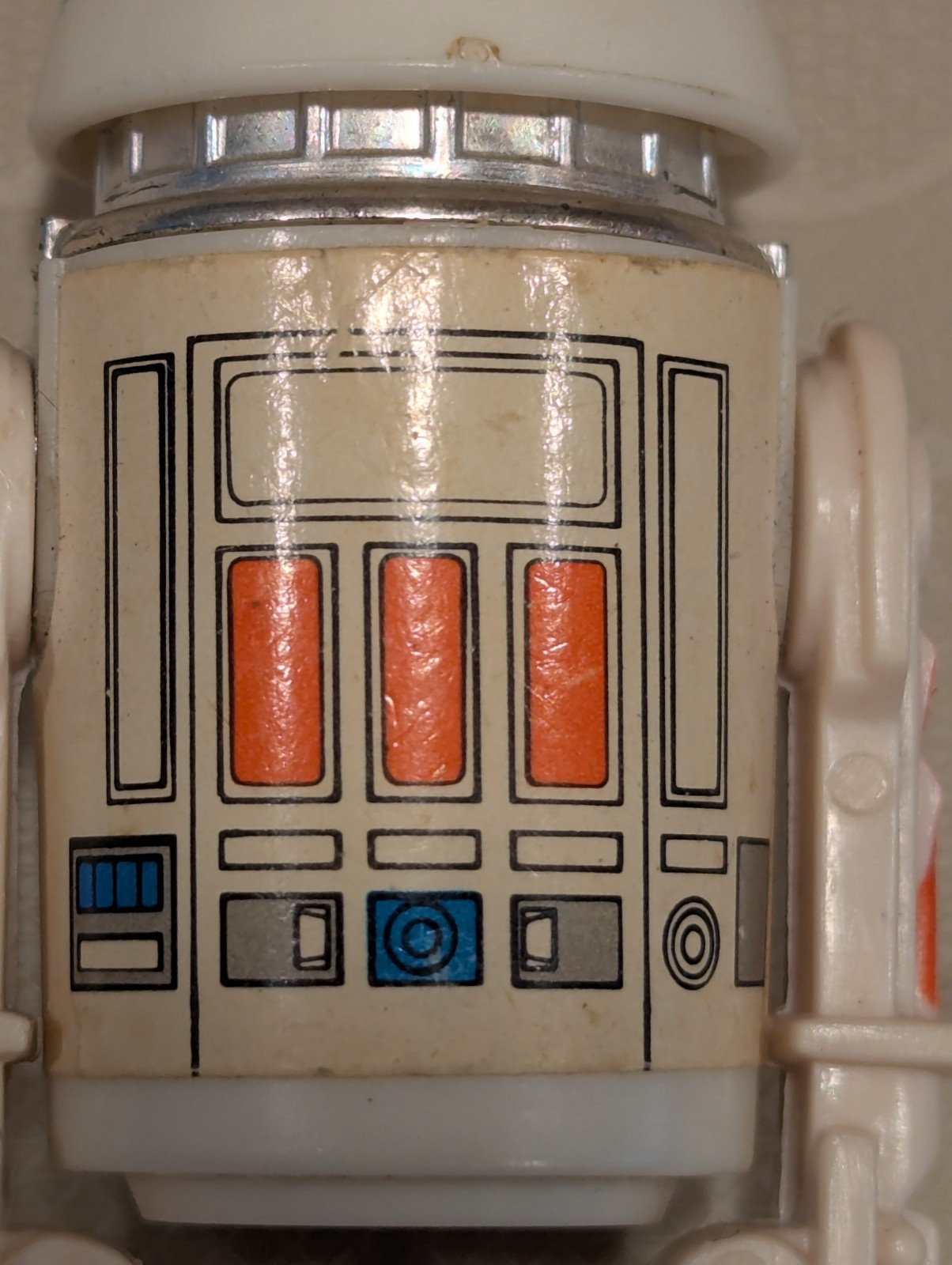 R5-D4 (Arfive-Defour) sold