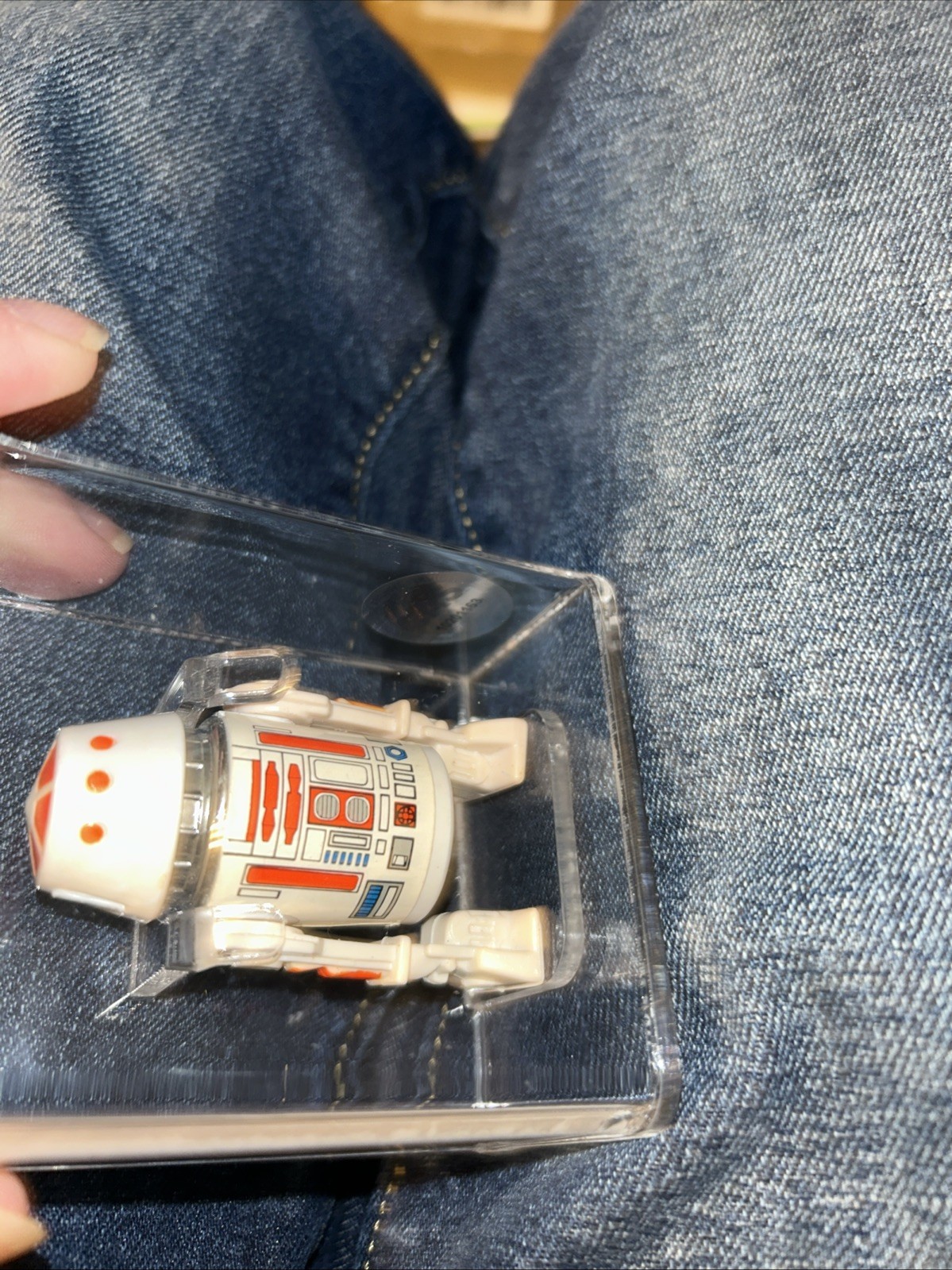 R5-D4 (Arfive-Defour) sold
