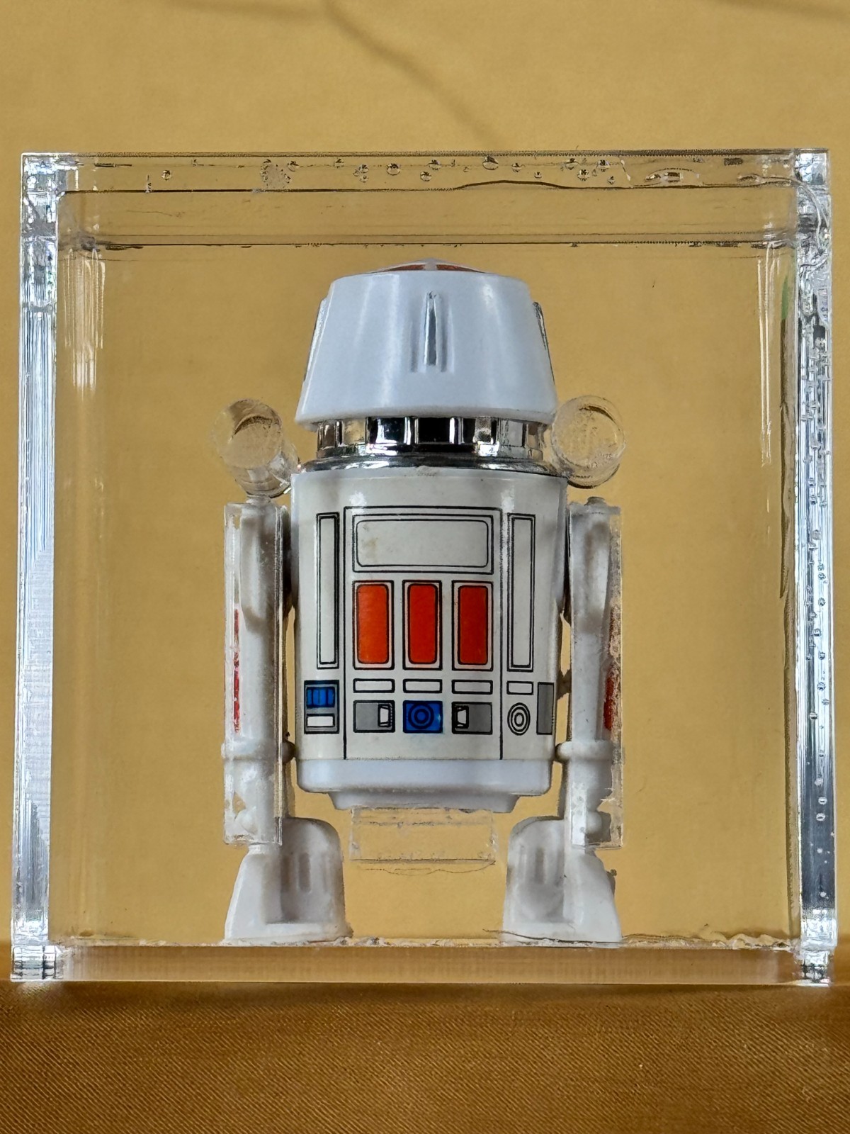 R5-D4 (Arfive-Defour) sold