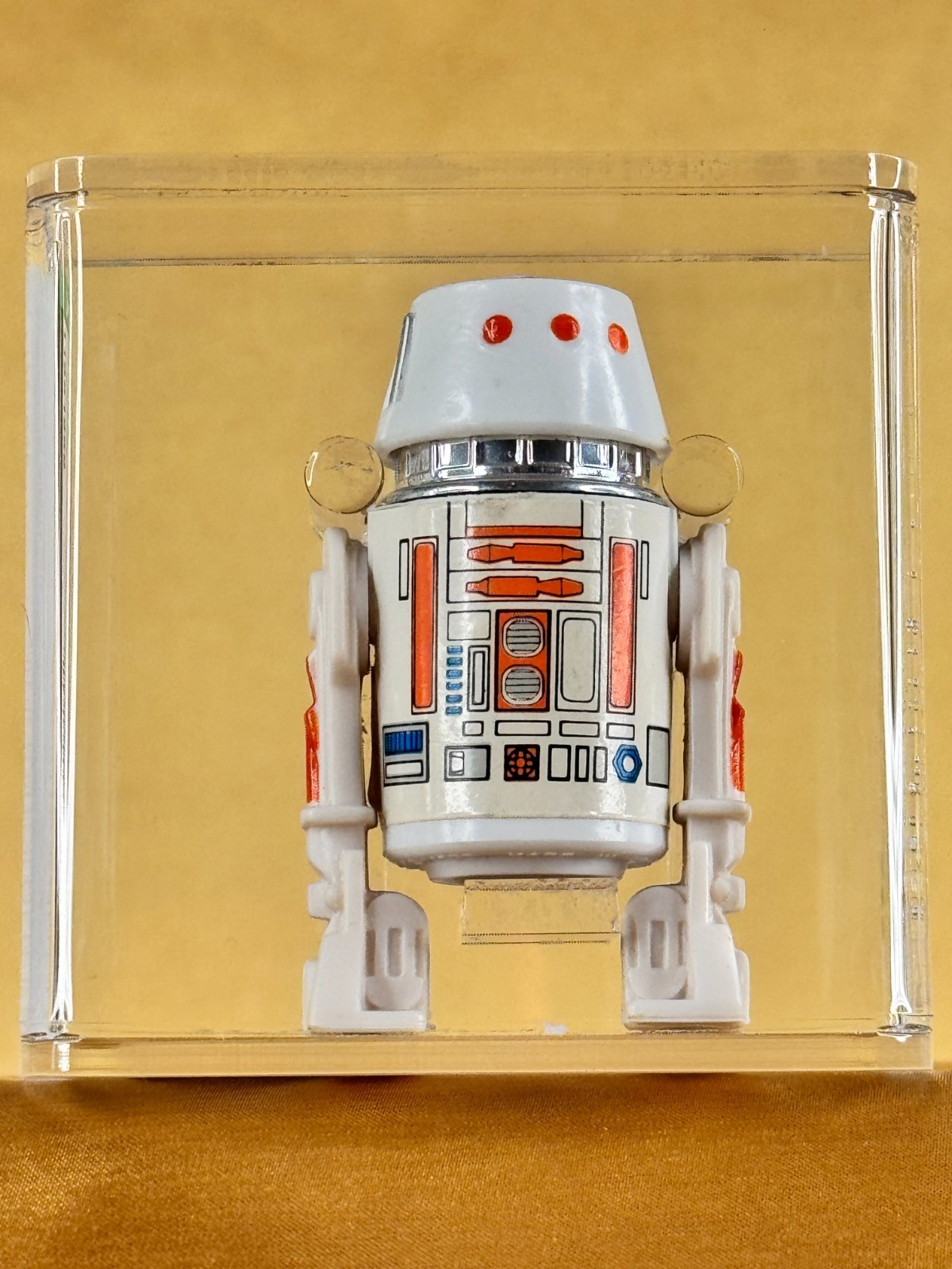 R5-D4 (Arfive-Defour) sold