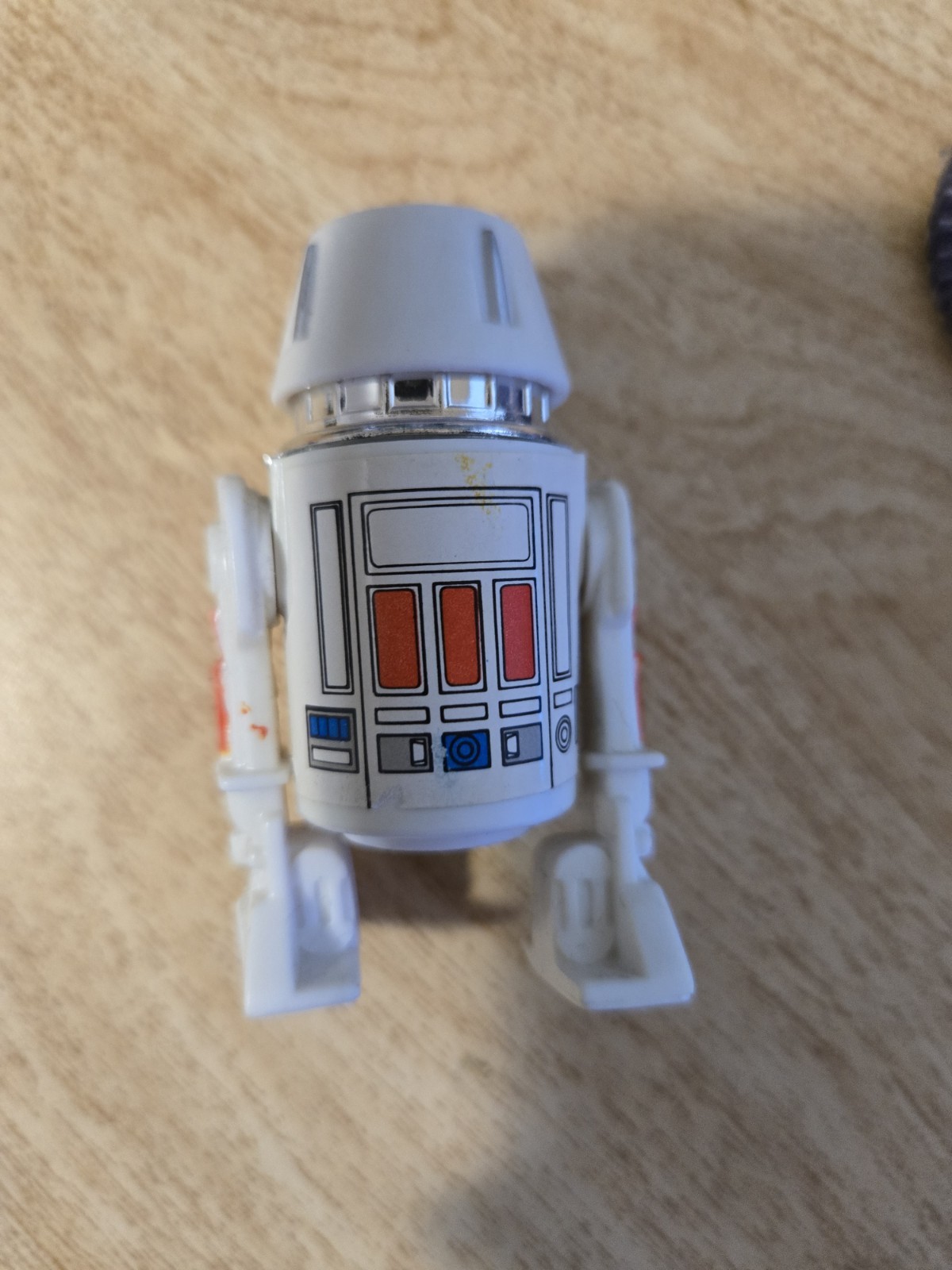 R5-D4 (Arfive-Defour) sold