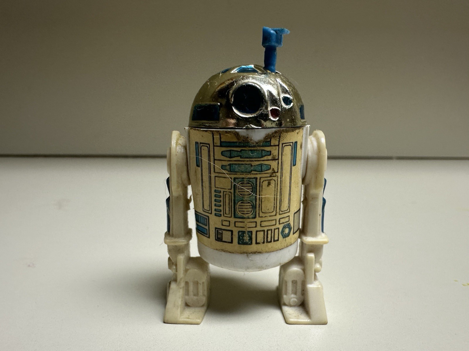 R2-D2 (Artoo-Detoo) (with Sensorscope) sold