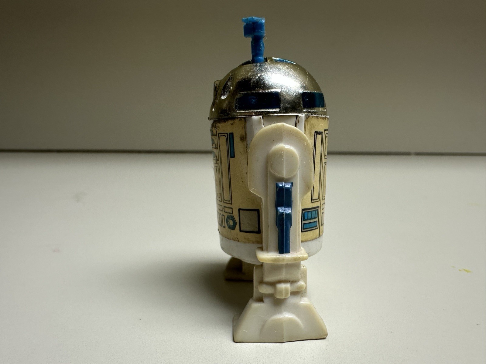 R2-D2 (Artoo-Detoo) (with Sensorscope) sold