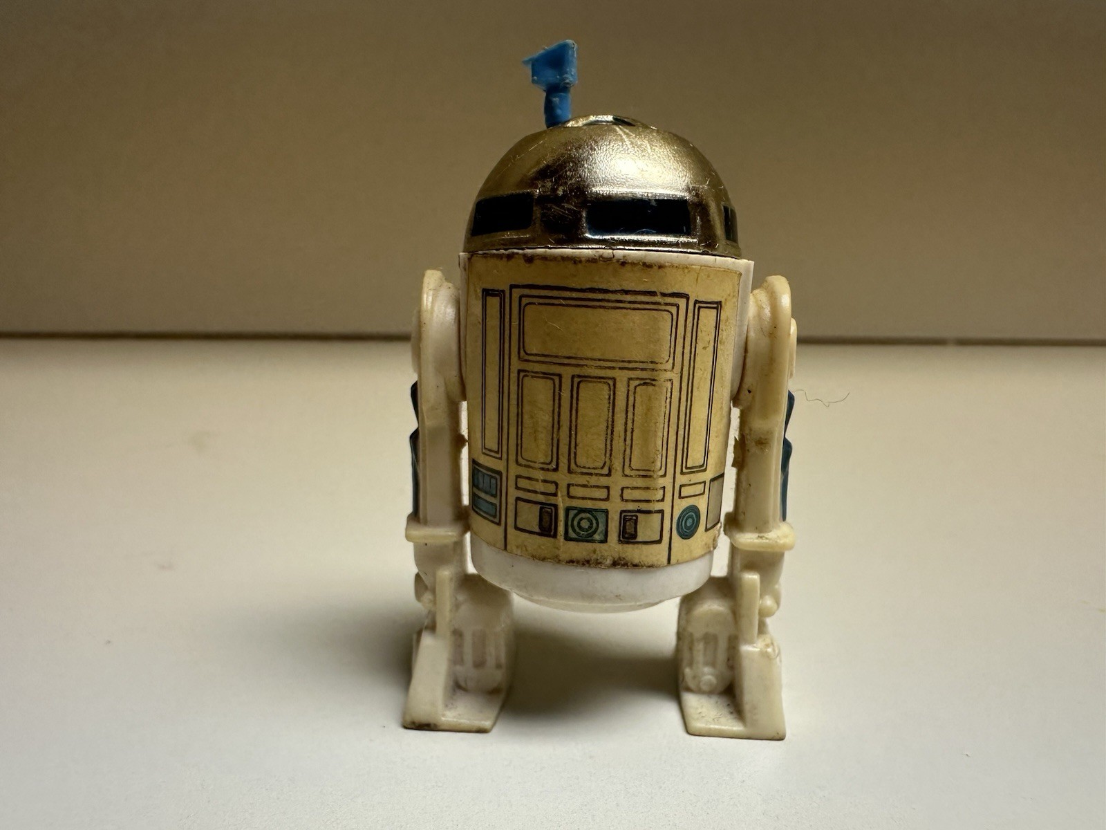 R2-D2 (Artoo-Detoo) (with Sensorscope) sold