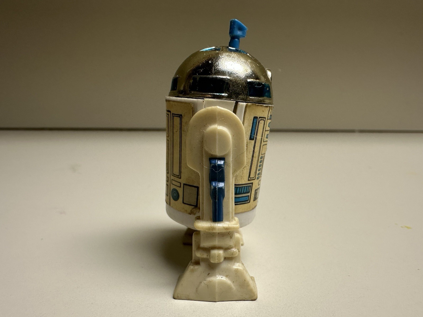 R2-D2 (Artoo-Detoo) (with Sensorscope) sold