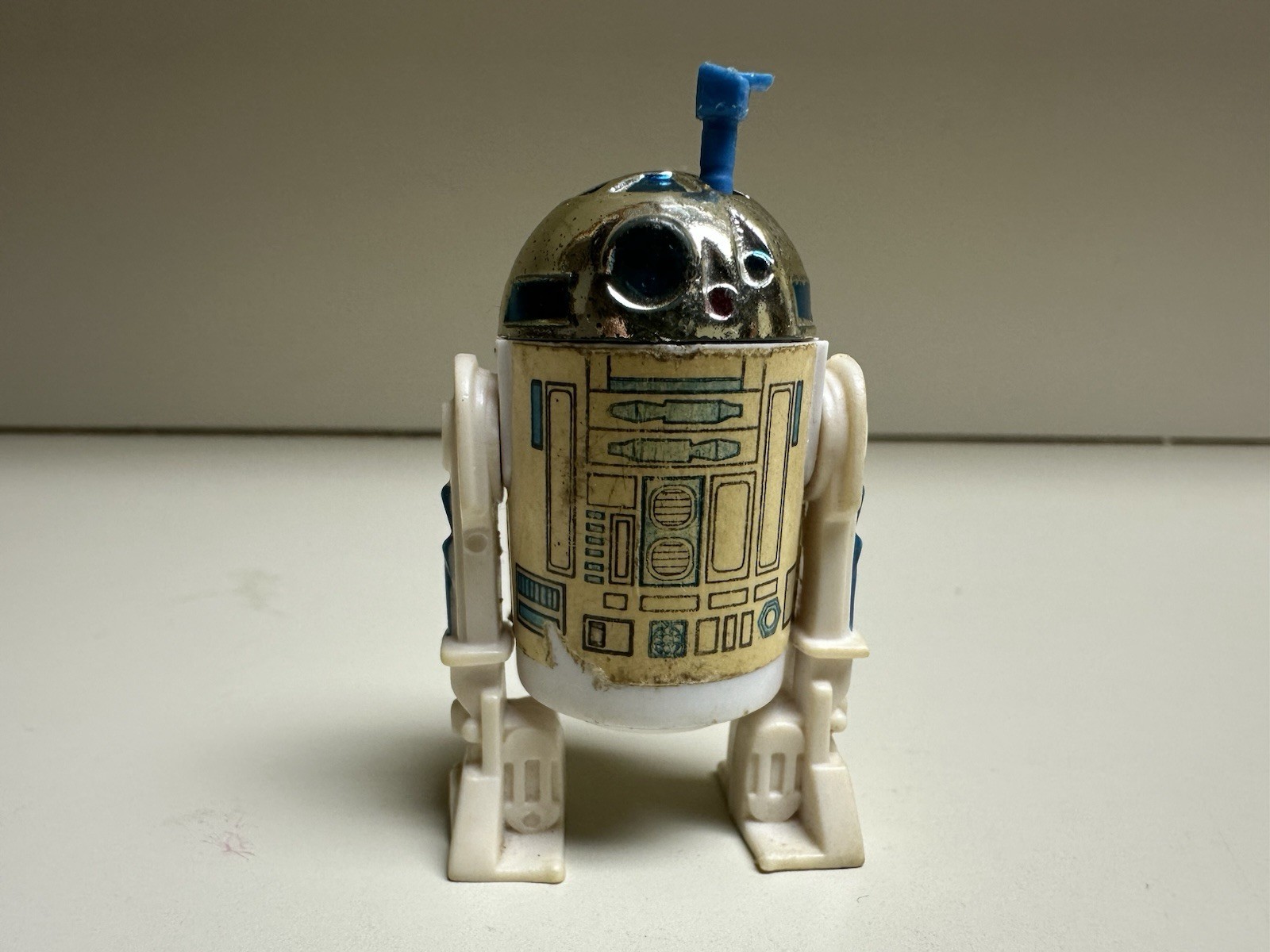 R2-D2 (Artoo-Detoo) (with Sensorscope) sold