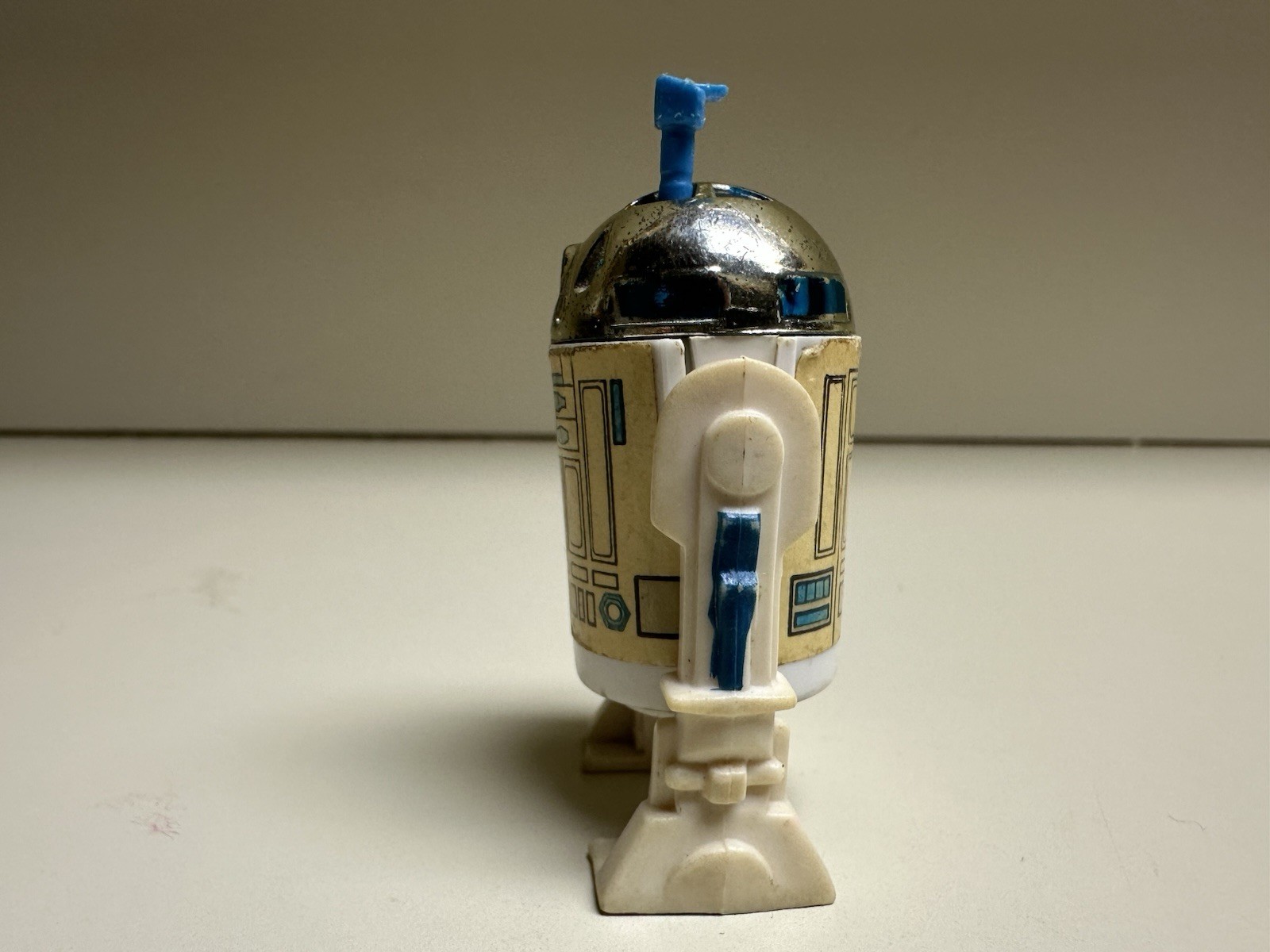 R2-D2 (Artoo-Detoo) (with Sensorscope) sold
