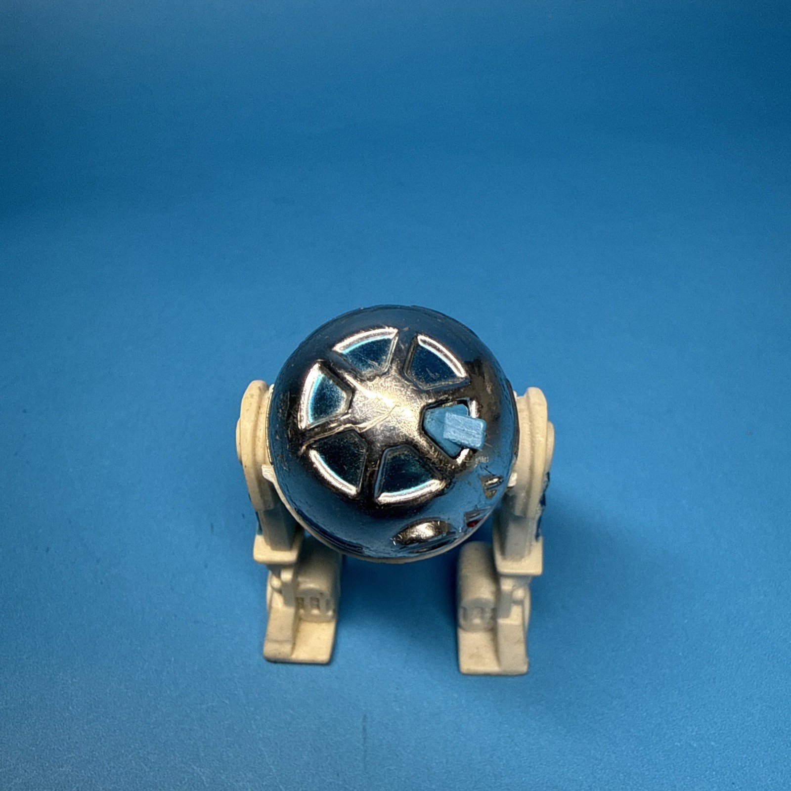 R2-D2 (Artoo-Detoo) (with Sensorscope) sold