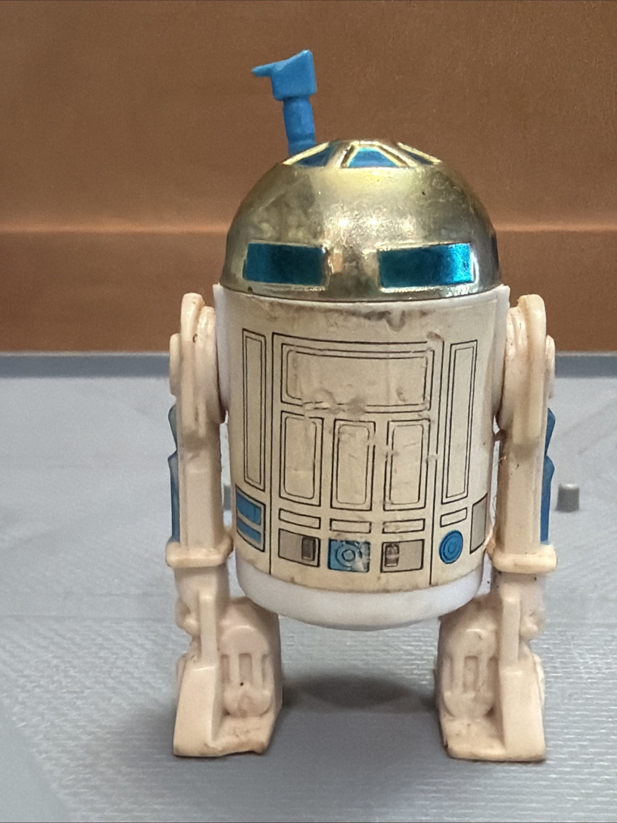 R2-D2 (Artoo-Detoo) (with Sensorscope) sold