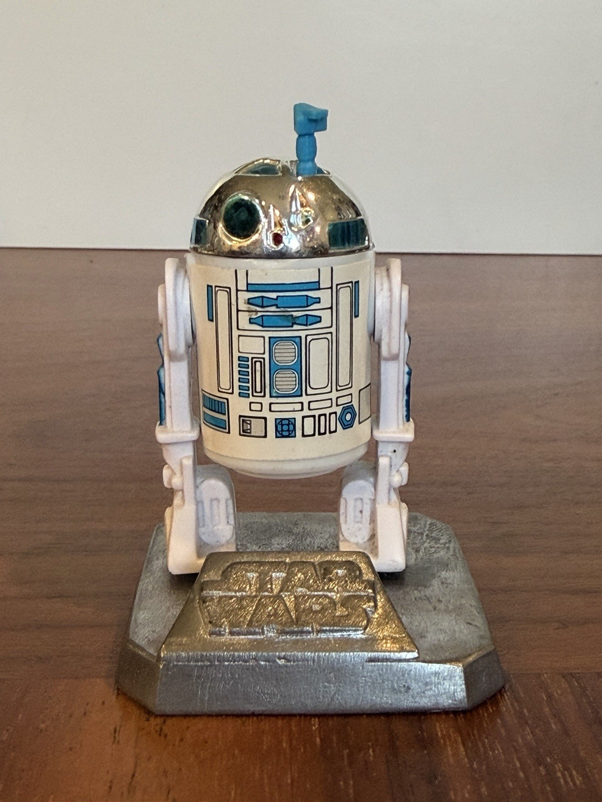 R2-D2 (Artoo-Detoo) (with Sensorscope) sold