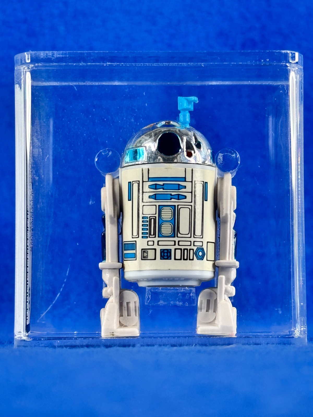 R2-D2 (Artoo-Detoo) (with Sensorscope) sold