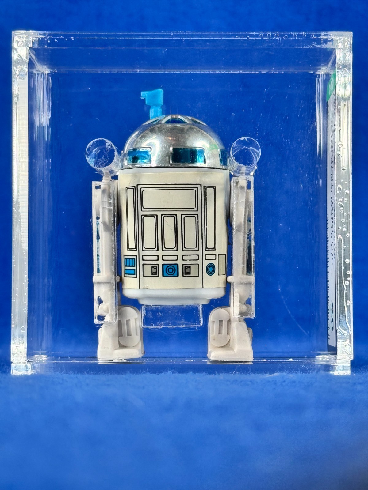 R2-D2 (Artoo-Detoo) (with Sensorscope) sold
