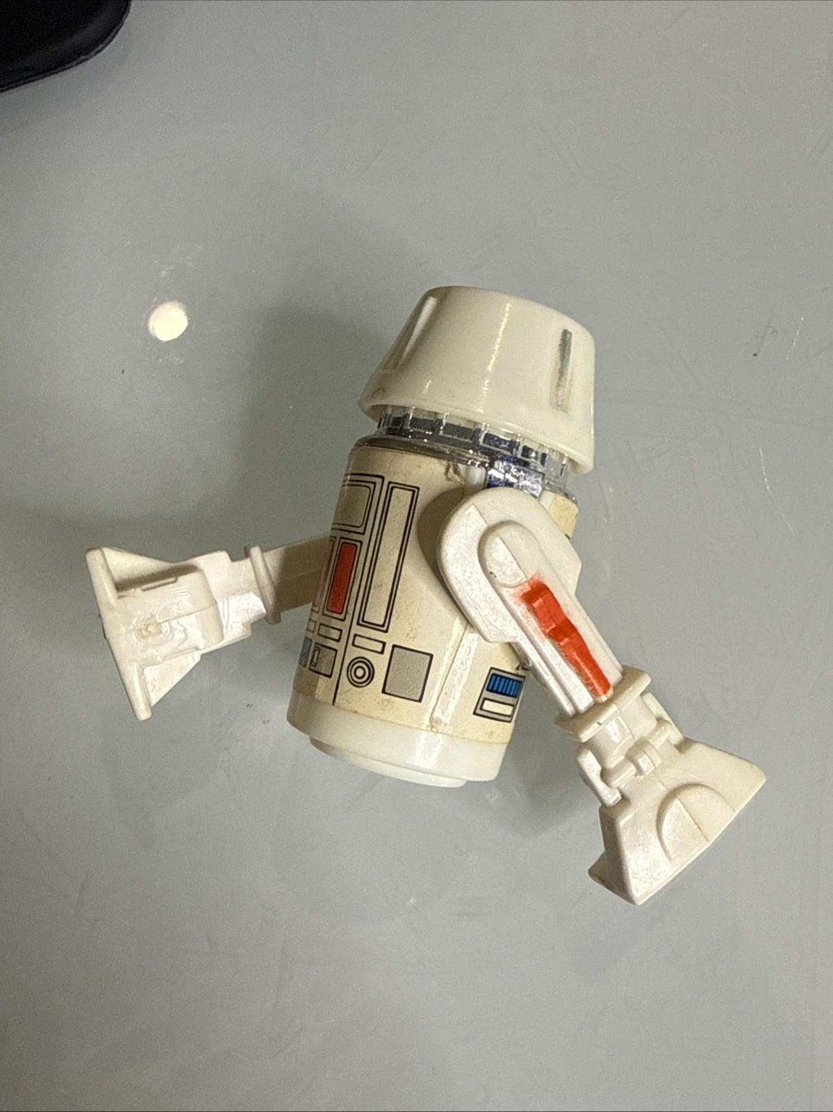 R5-D4 (Arfive-Defour) sold