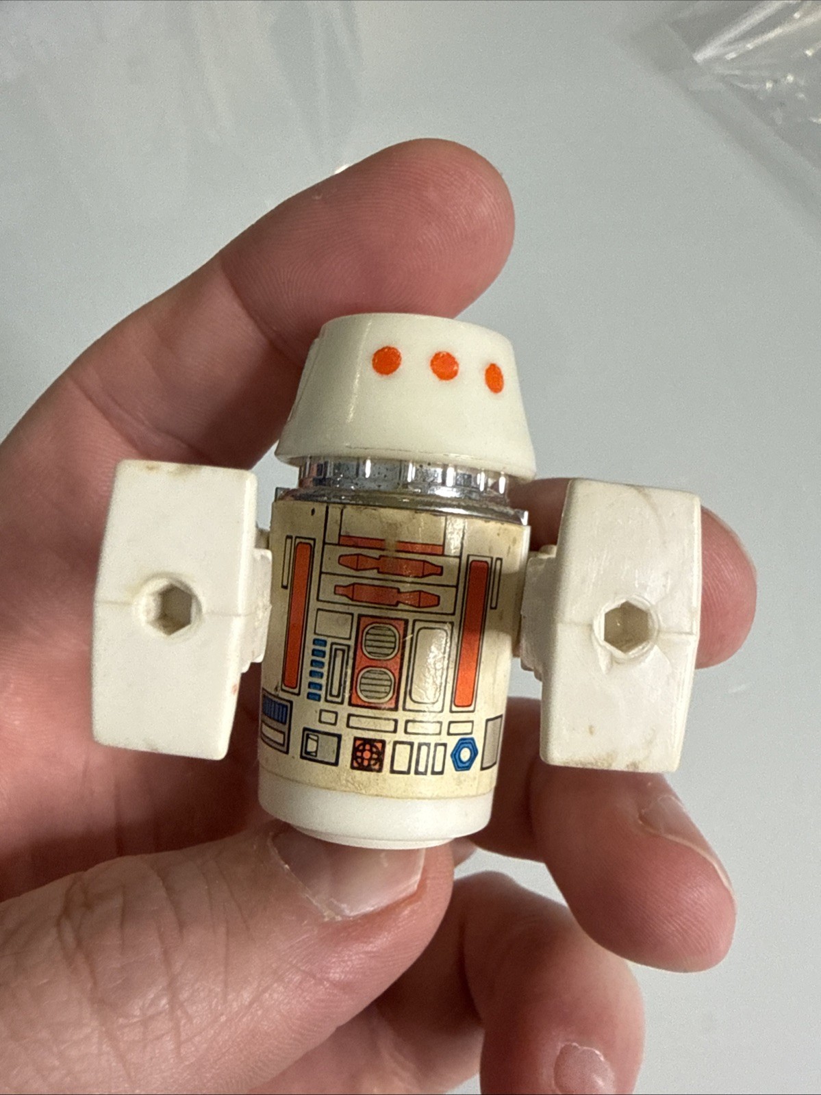 R5-D4 (Arfive-Defour) sold