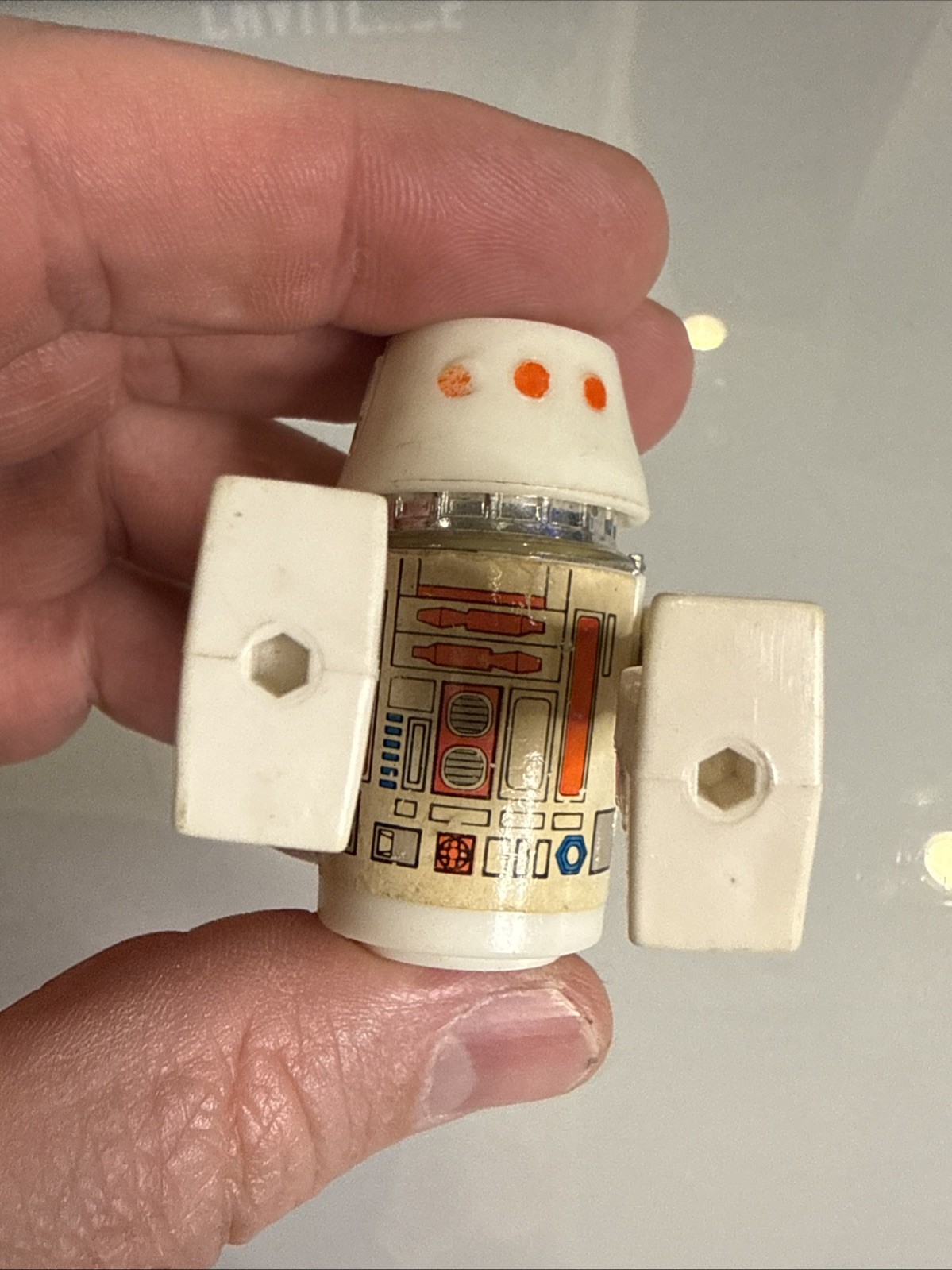 R5-D4 (Arfive-Defour) sold