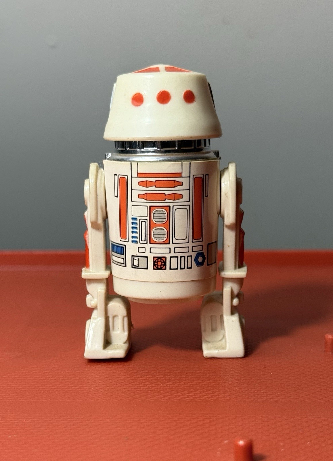 R5-D4 (Arfive-Defour) sold
