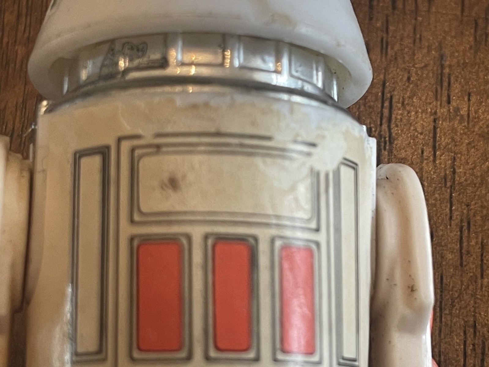 R5-D4 (Arfive-Defour) sold