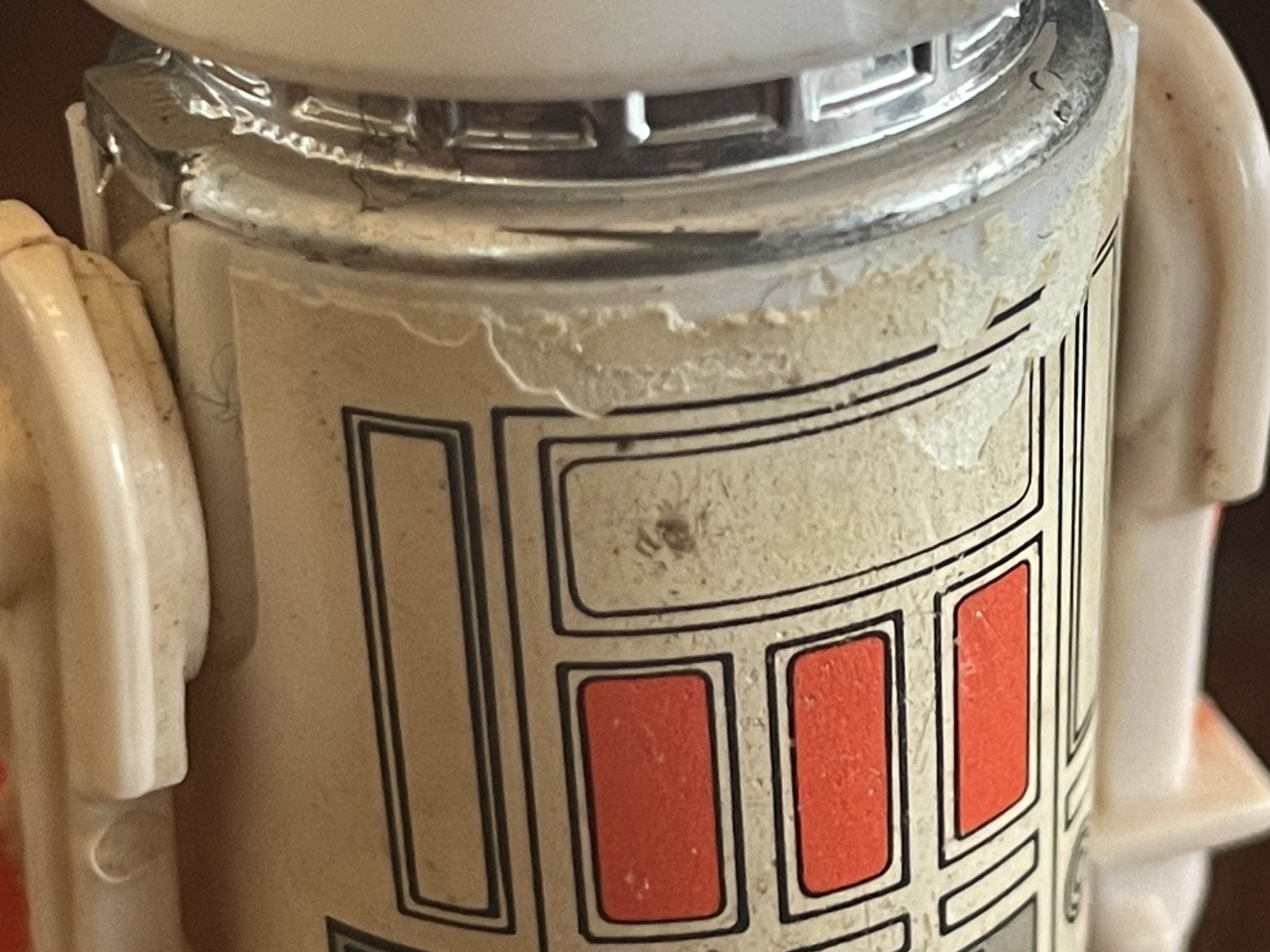 R5-D4 (Arfive-Defour) sold