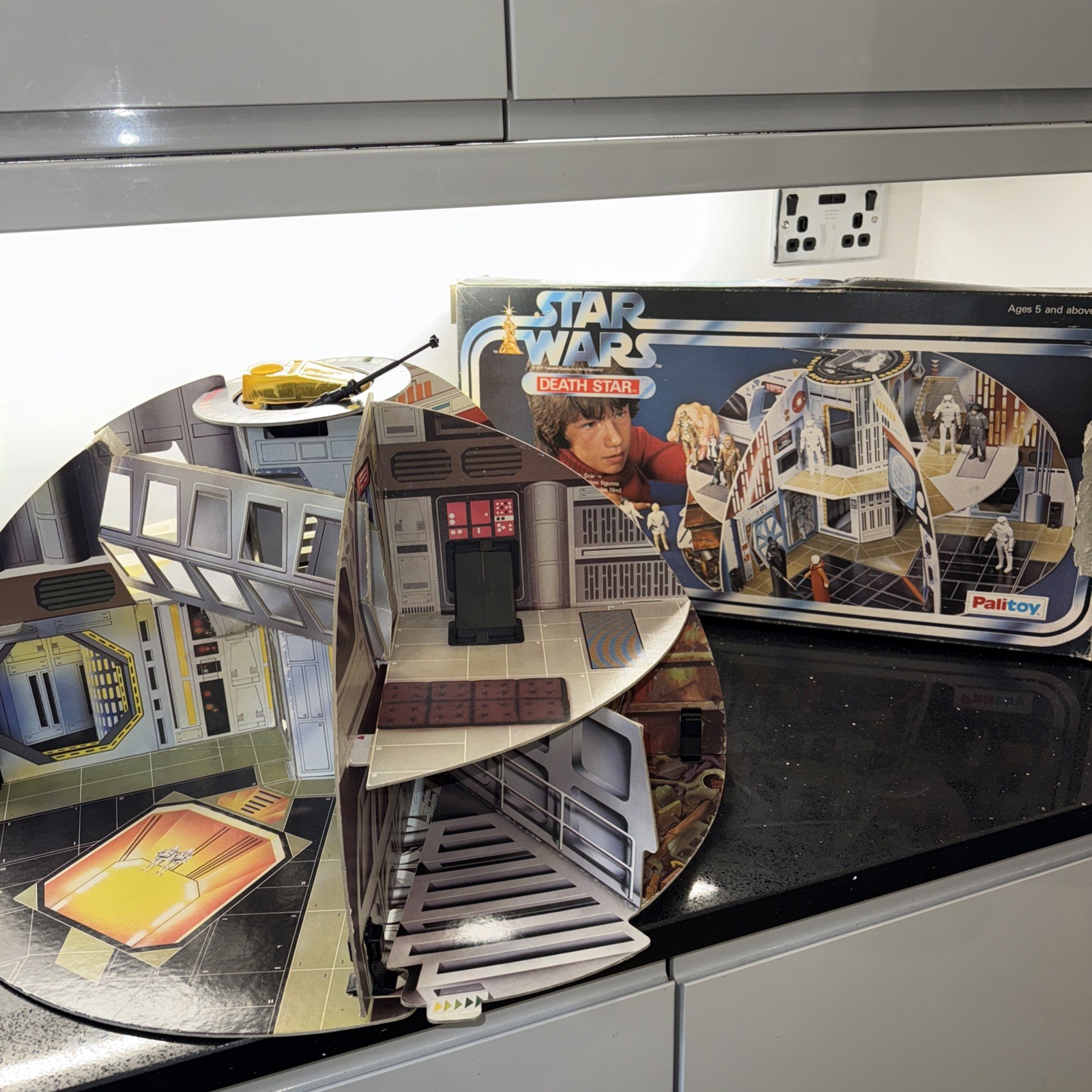 Death Star Playset (Palitoy) sold