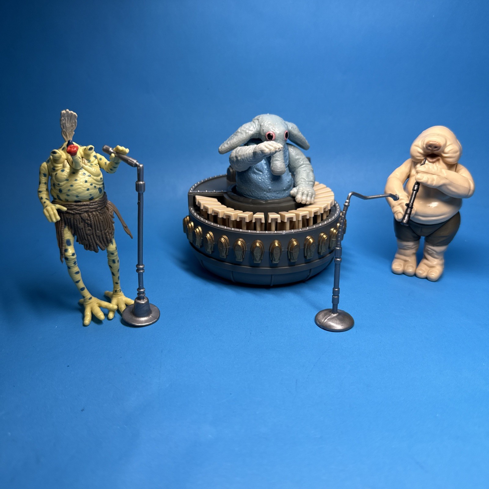 Sy Snootles & The Rebo Band sold